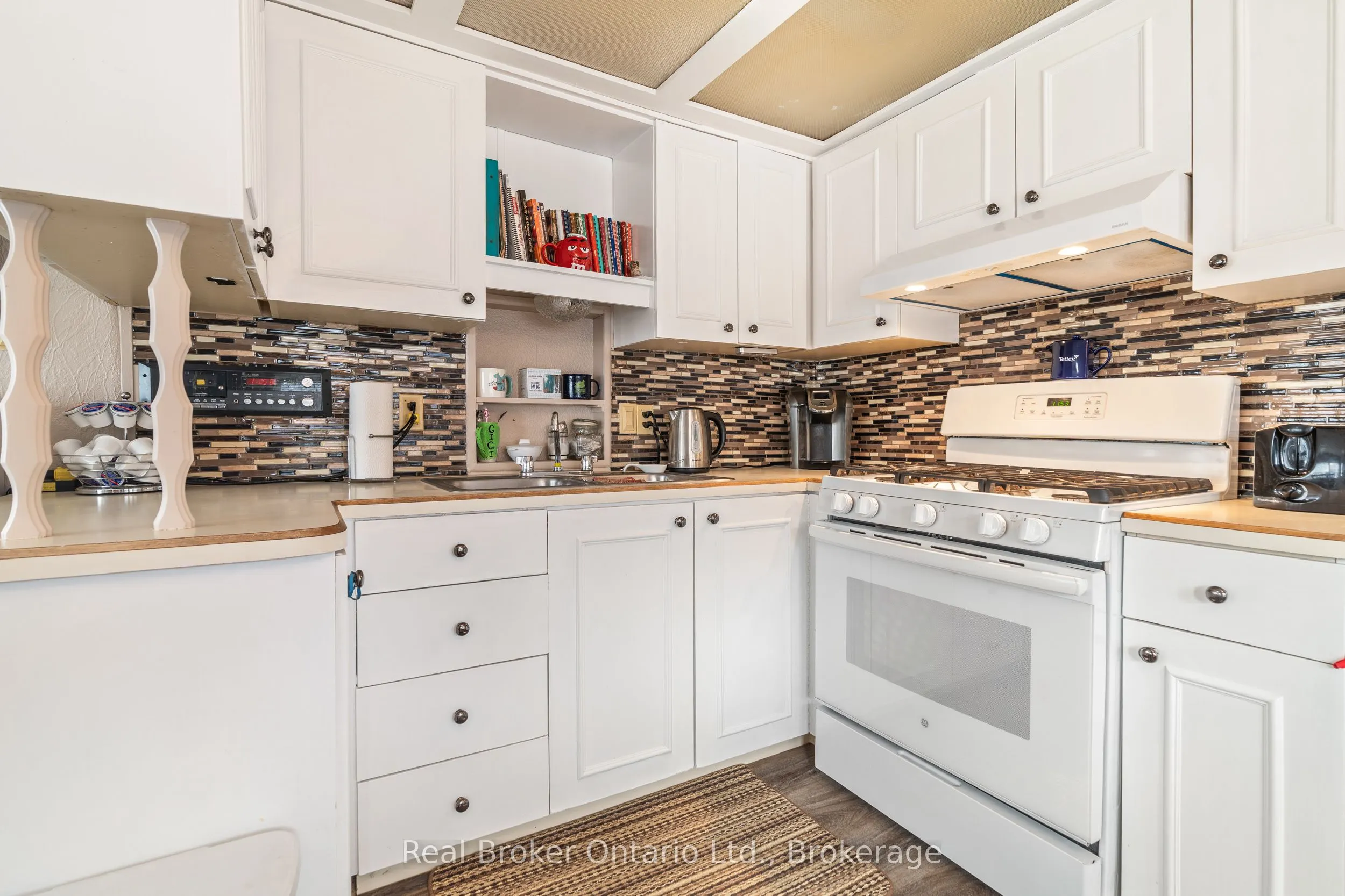 524 POPLAR Place