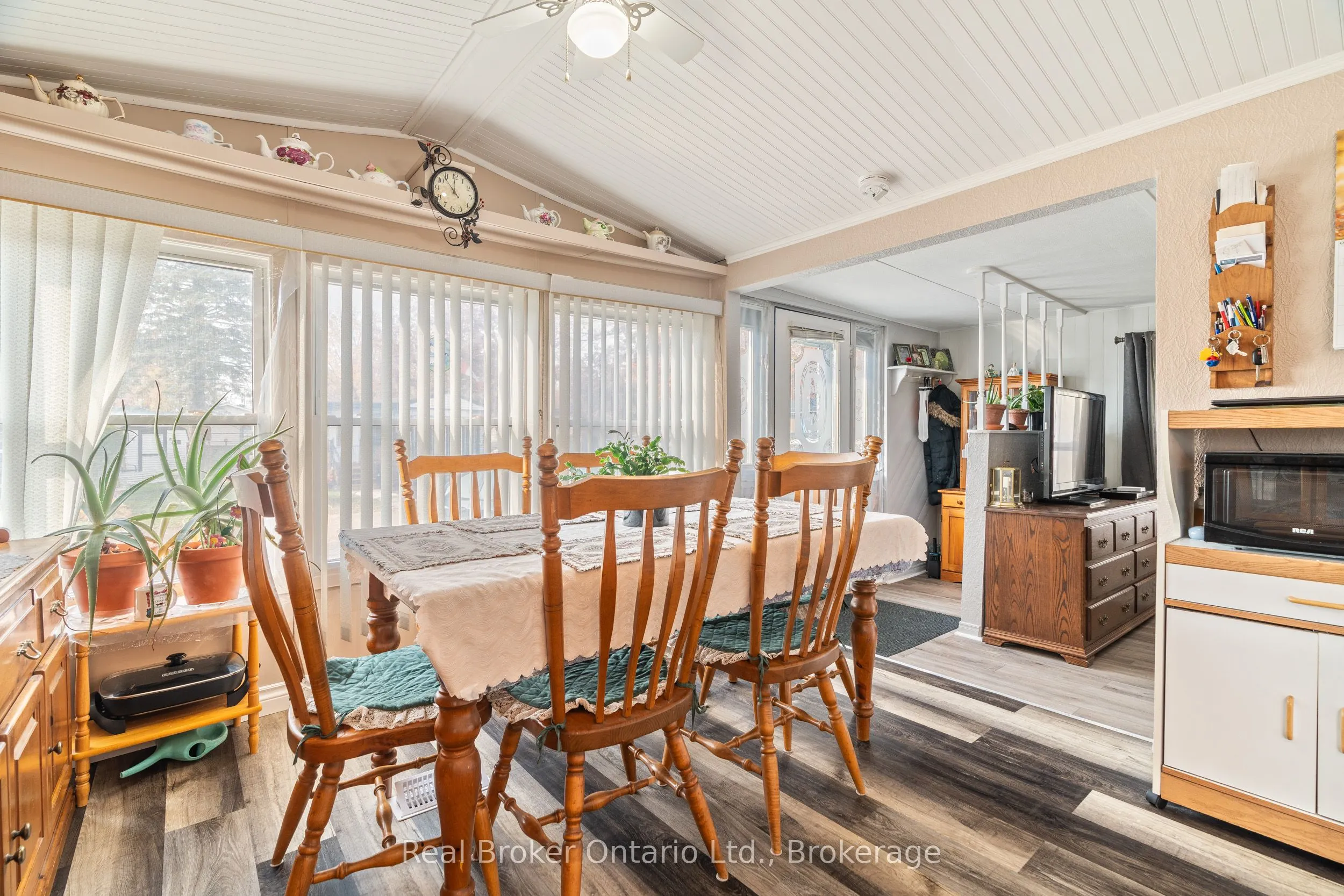 524 POPLAR Place