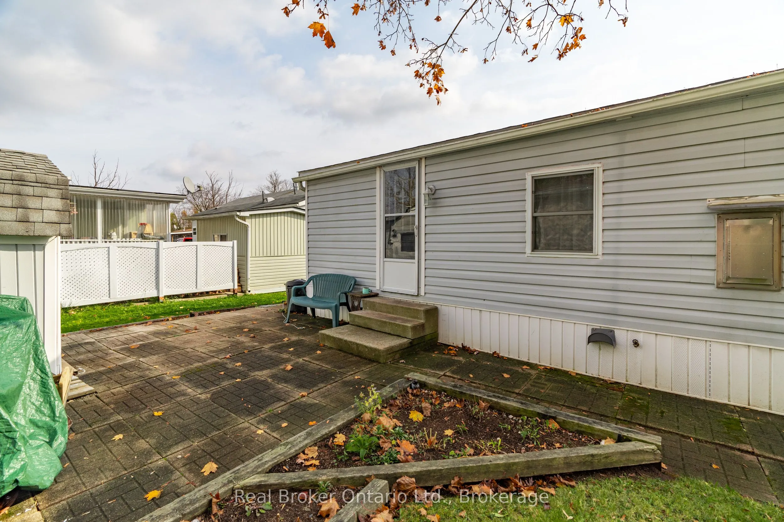 524 POPLAR Place