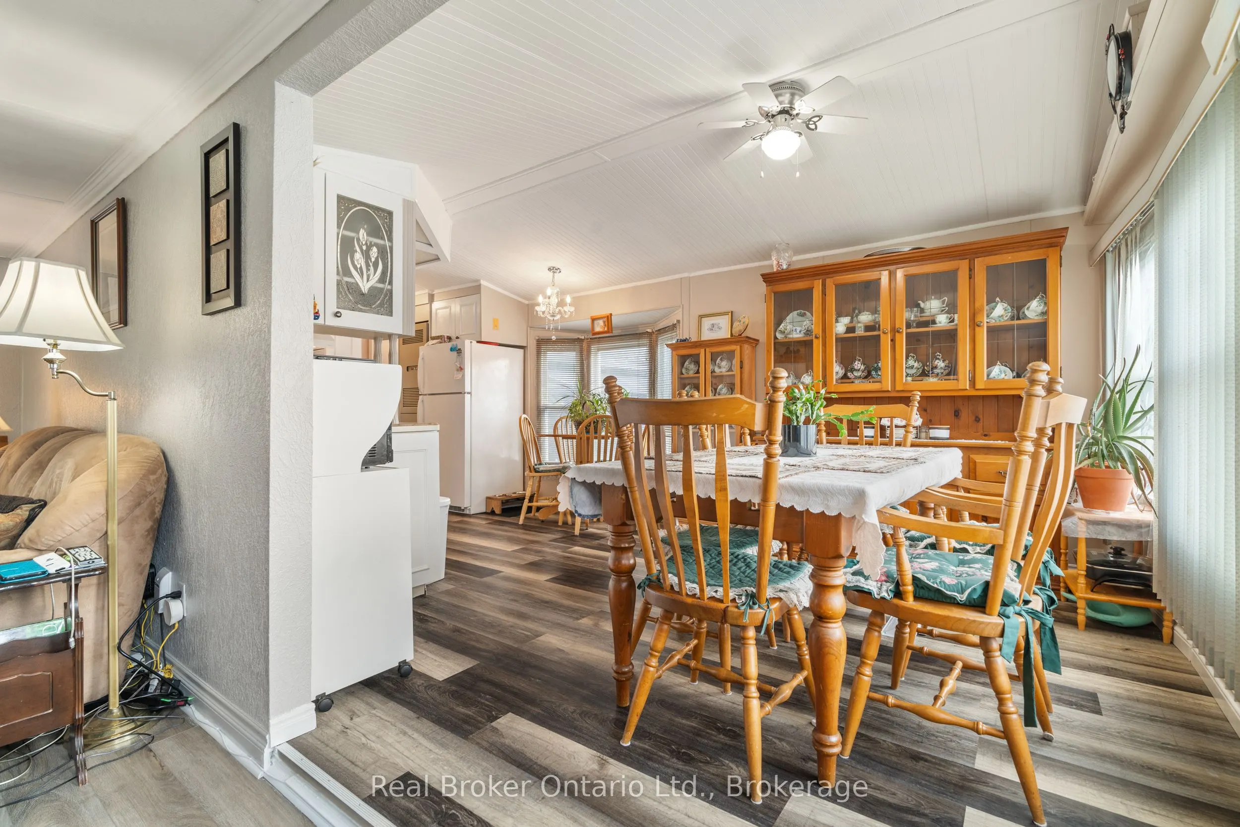 524 POPLAR Place
