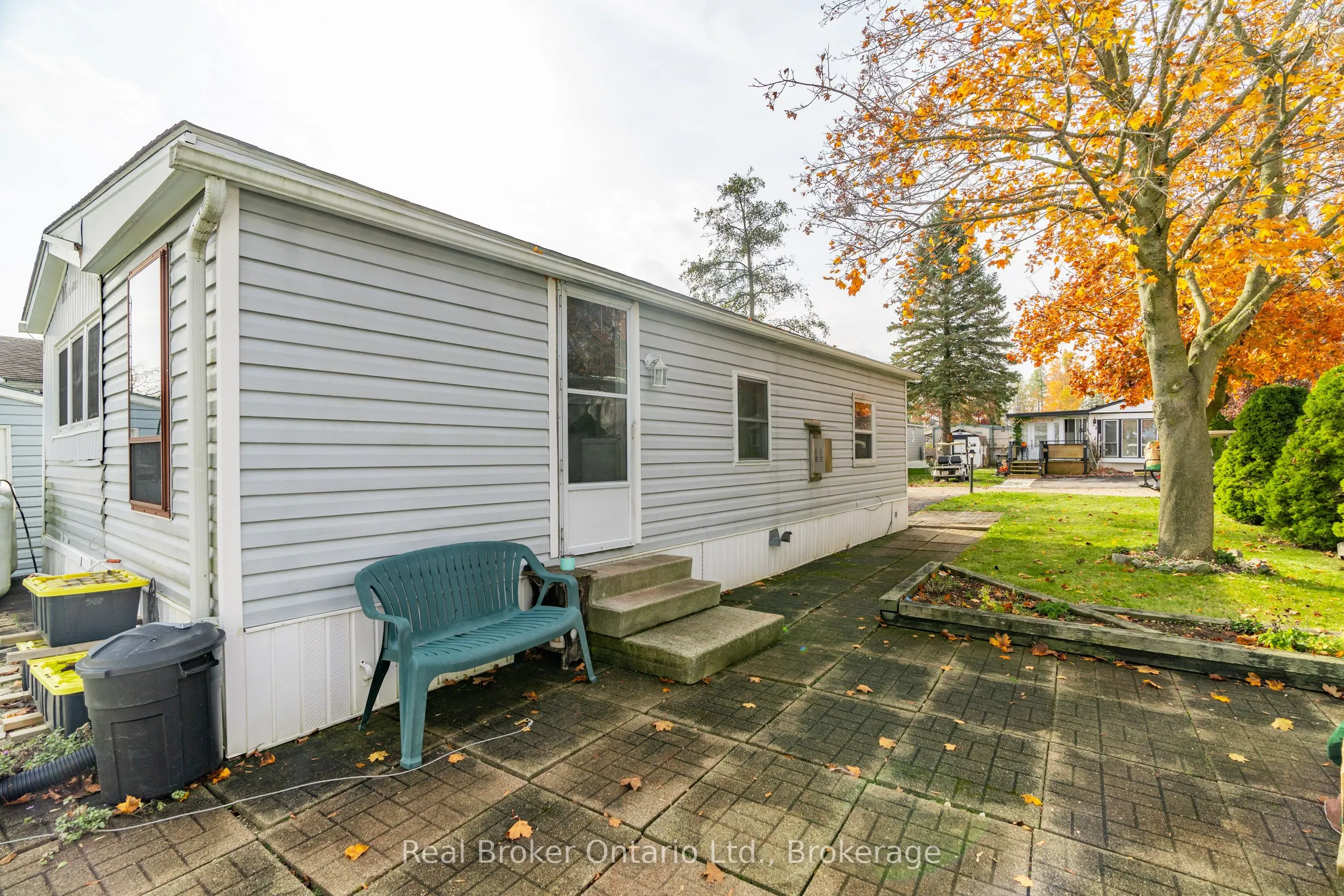 524 POPLAR Place