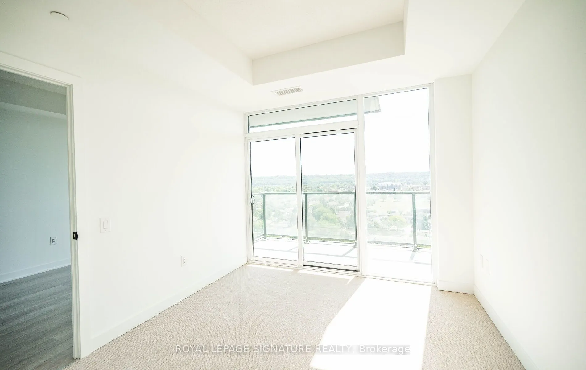 2782 Barton Street E, #1419