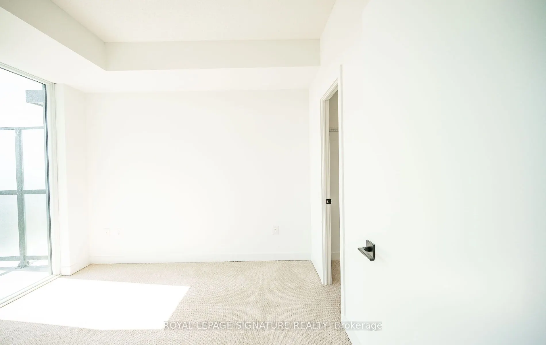 2782 Barton Street E, #1419