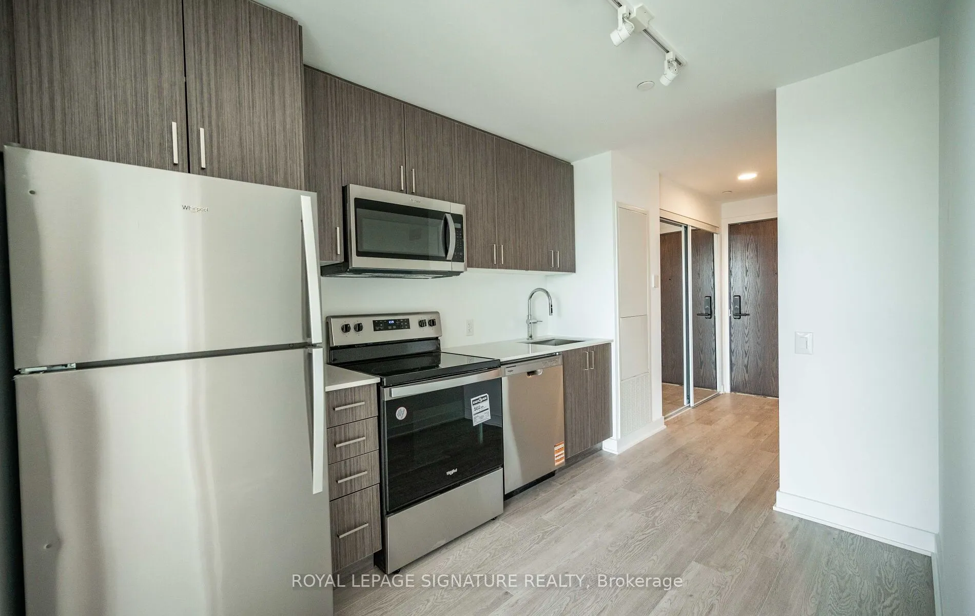 2782 Barton Street E, #1419