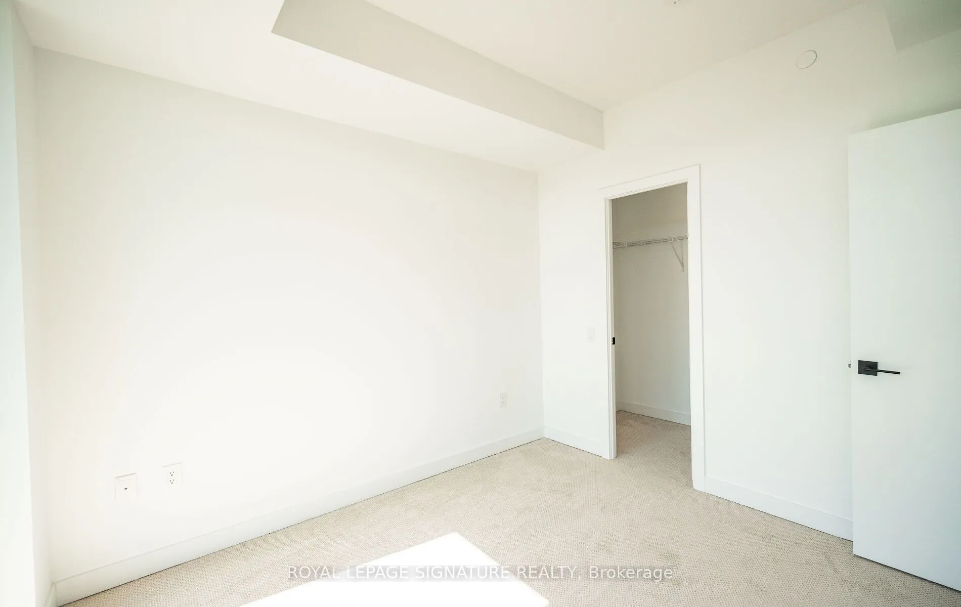 2782 Barton Street E, #1419