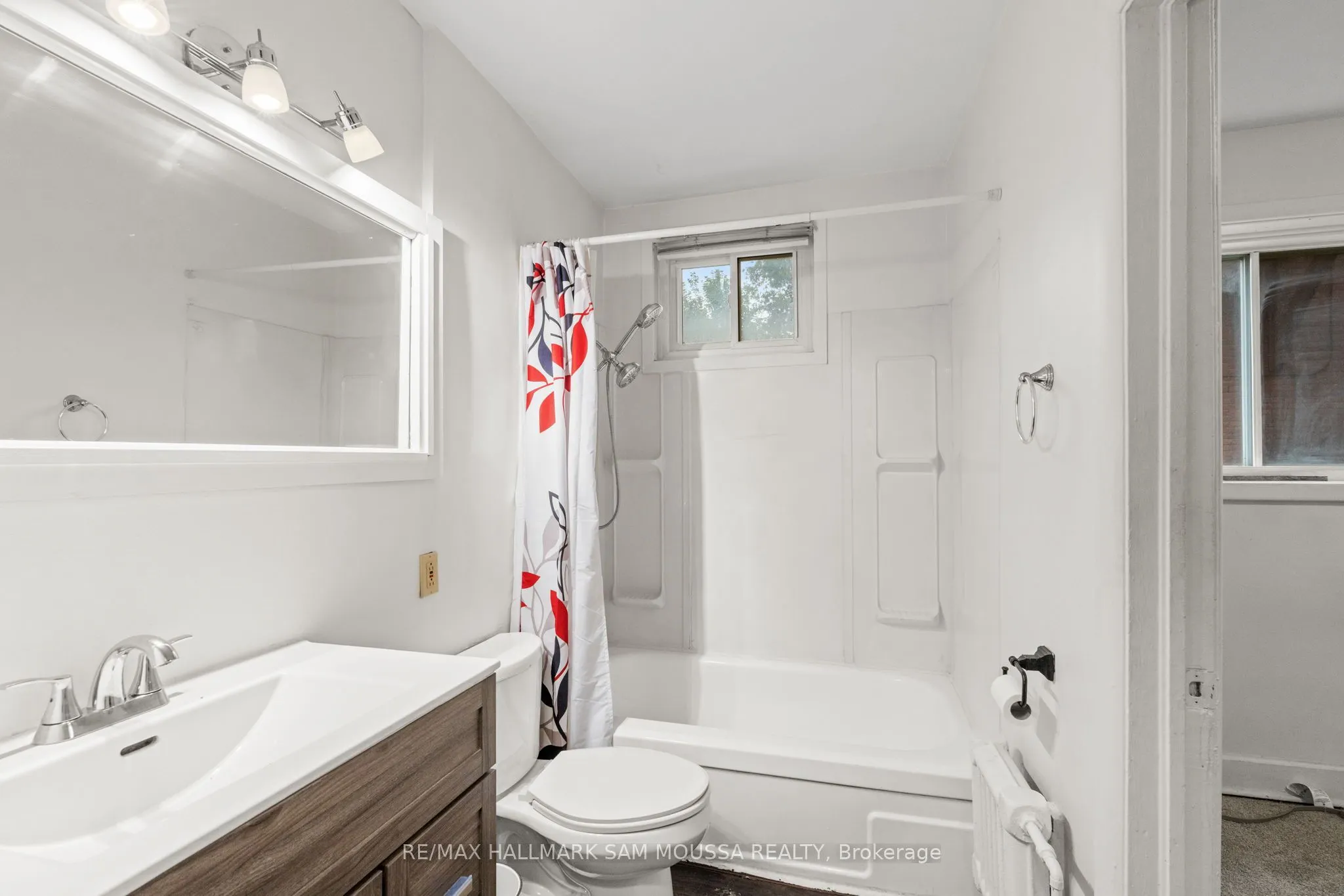 315 Waverley Street W