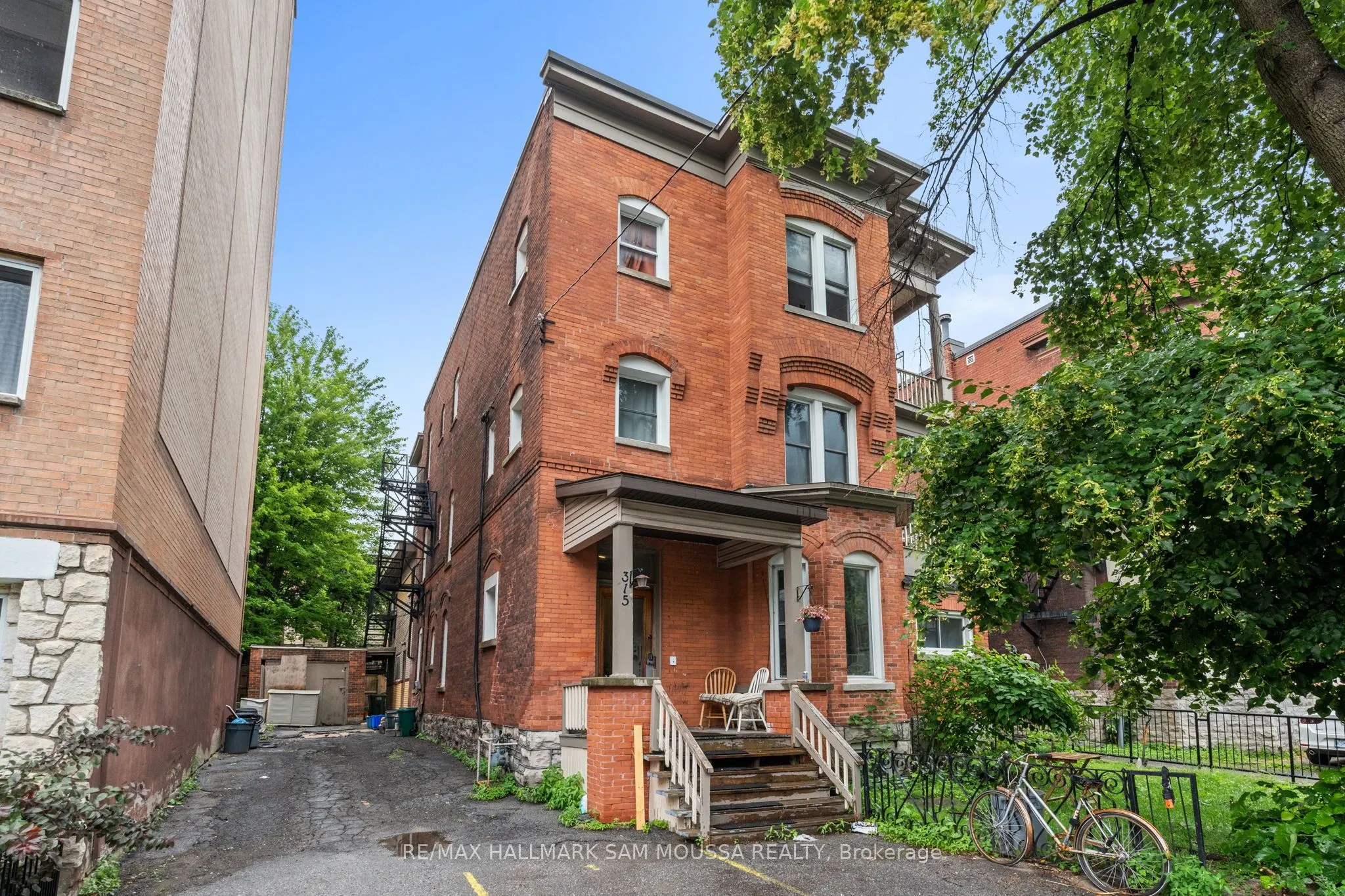 315 Waverley Street W