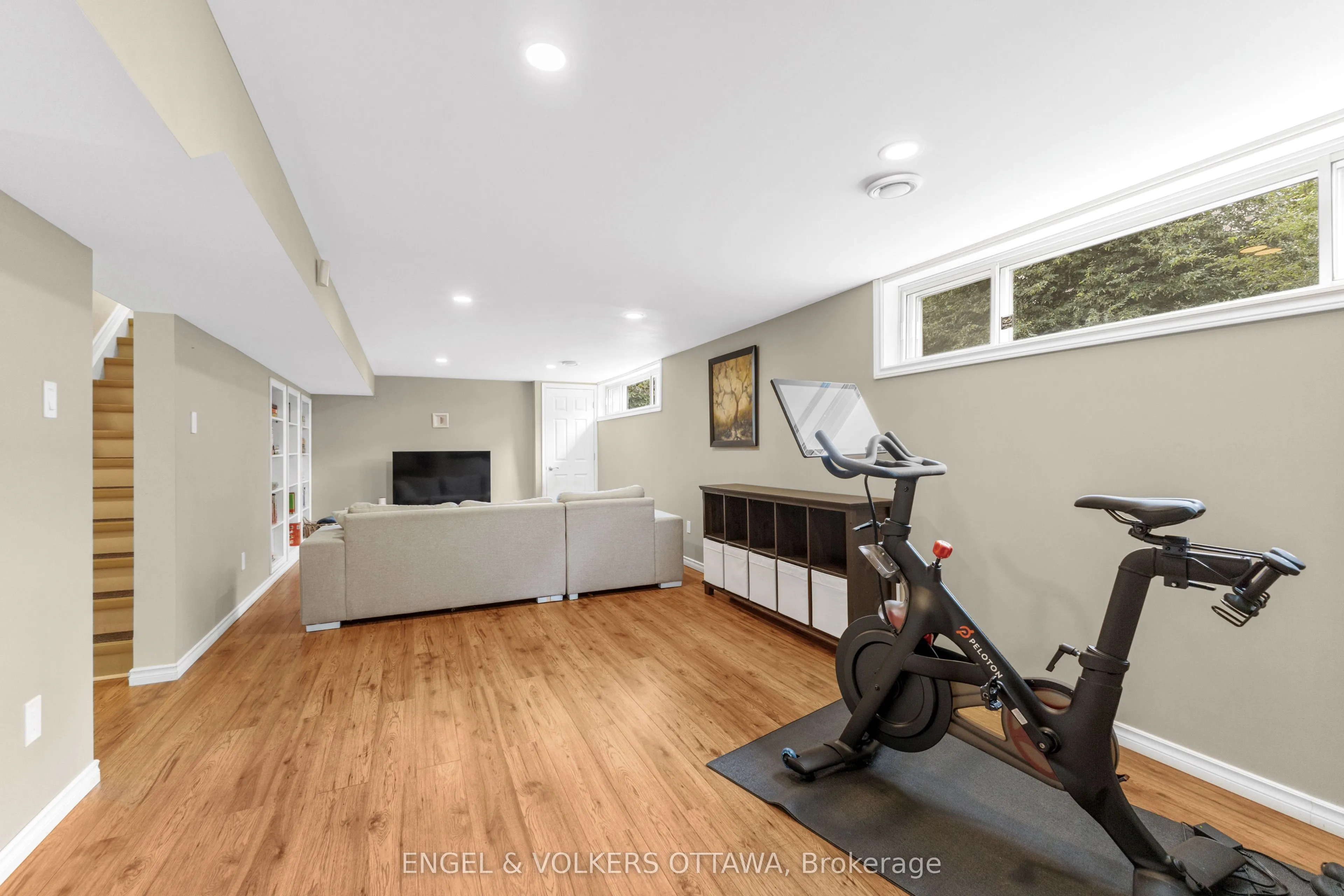 97 Queensline Drive