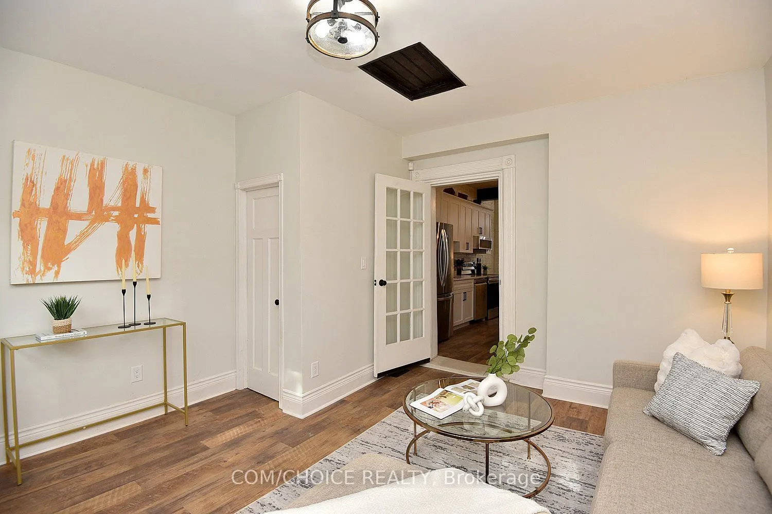 277 Main Street W