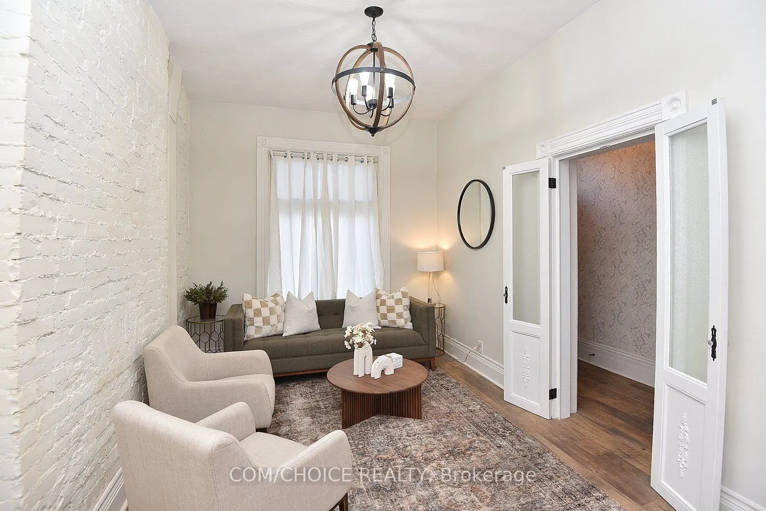 277 Main Street W