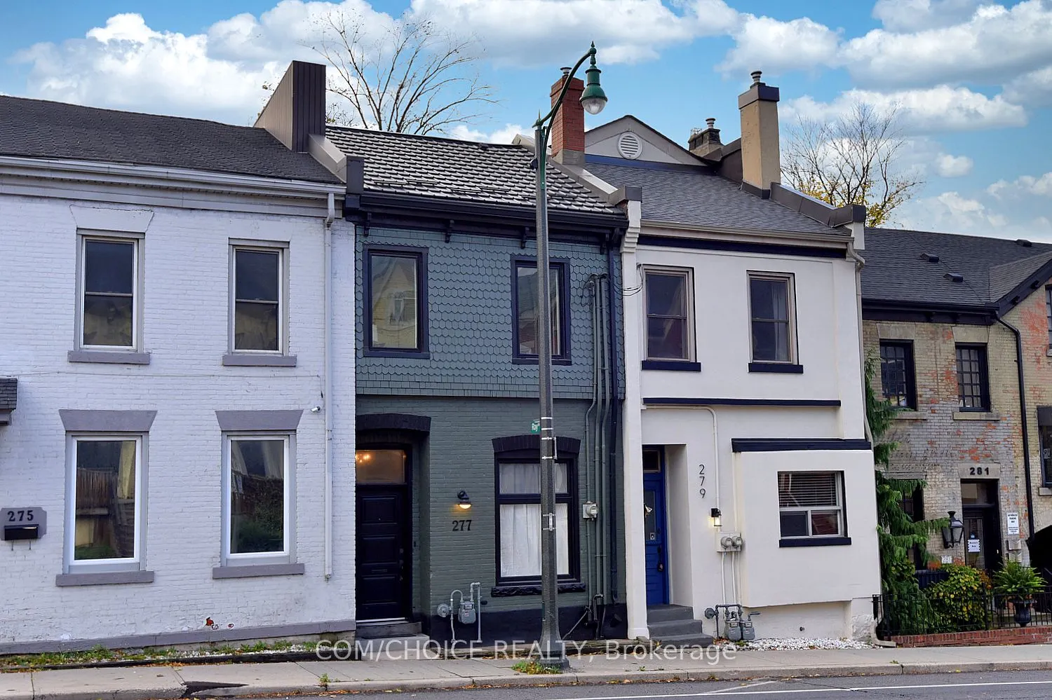 277 Main Street W