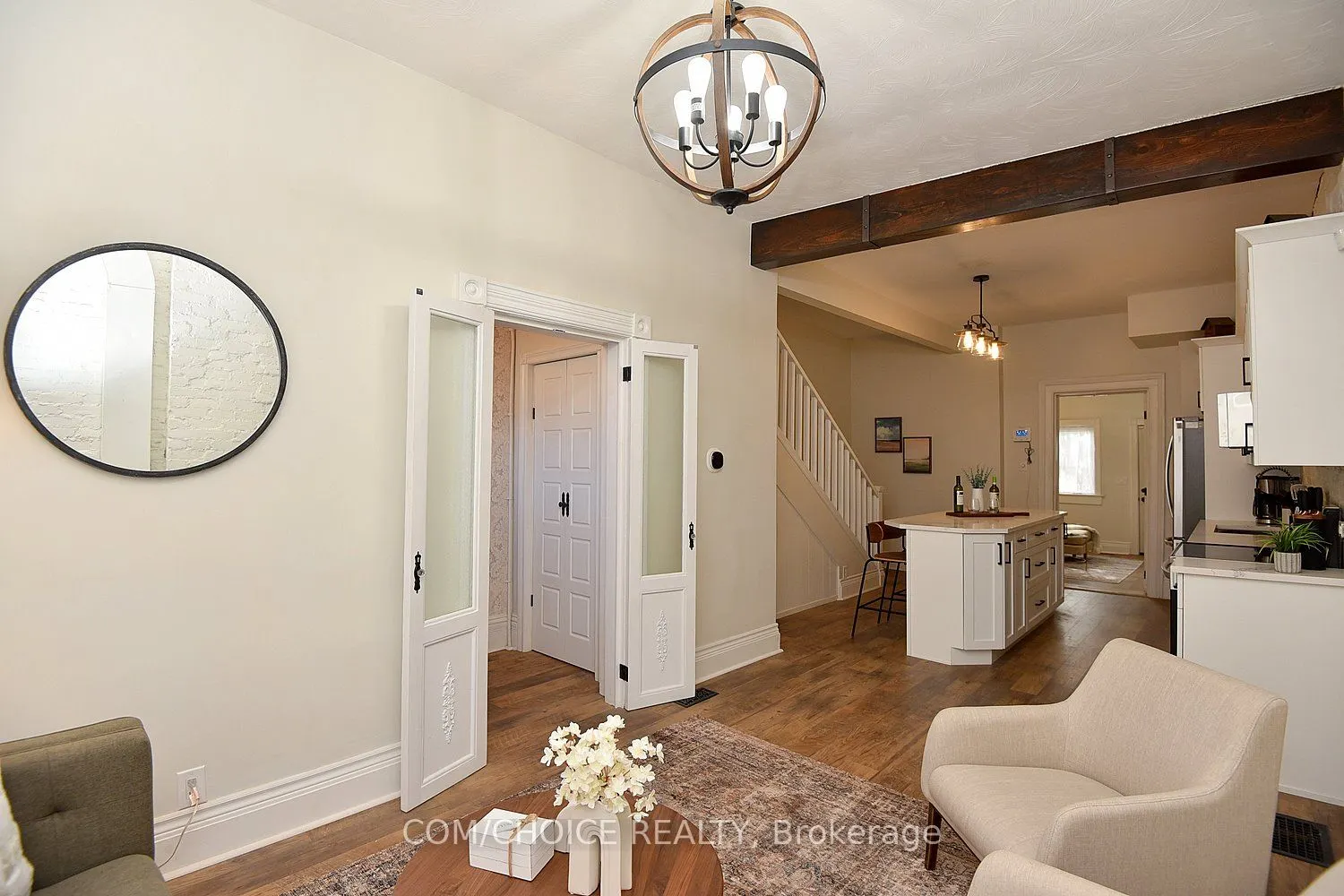 277 Main Street W