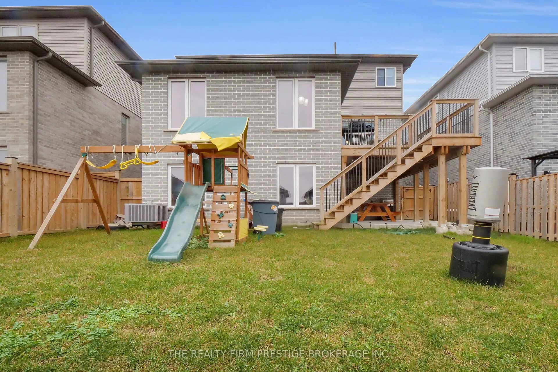 2528 Holbrook - Lower Drive