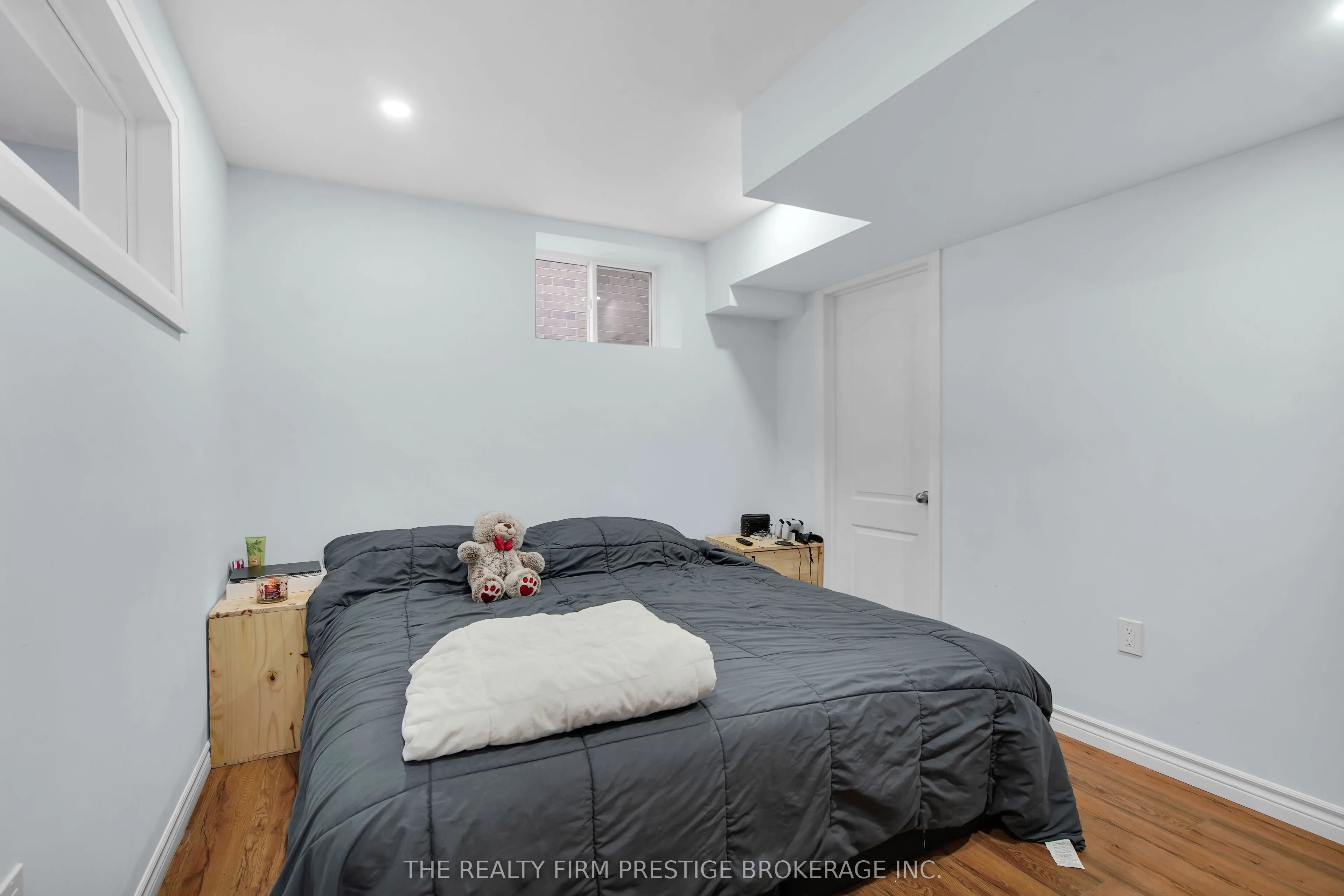 2528 Holbrook - Lower Drive