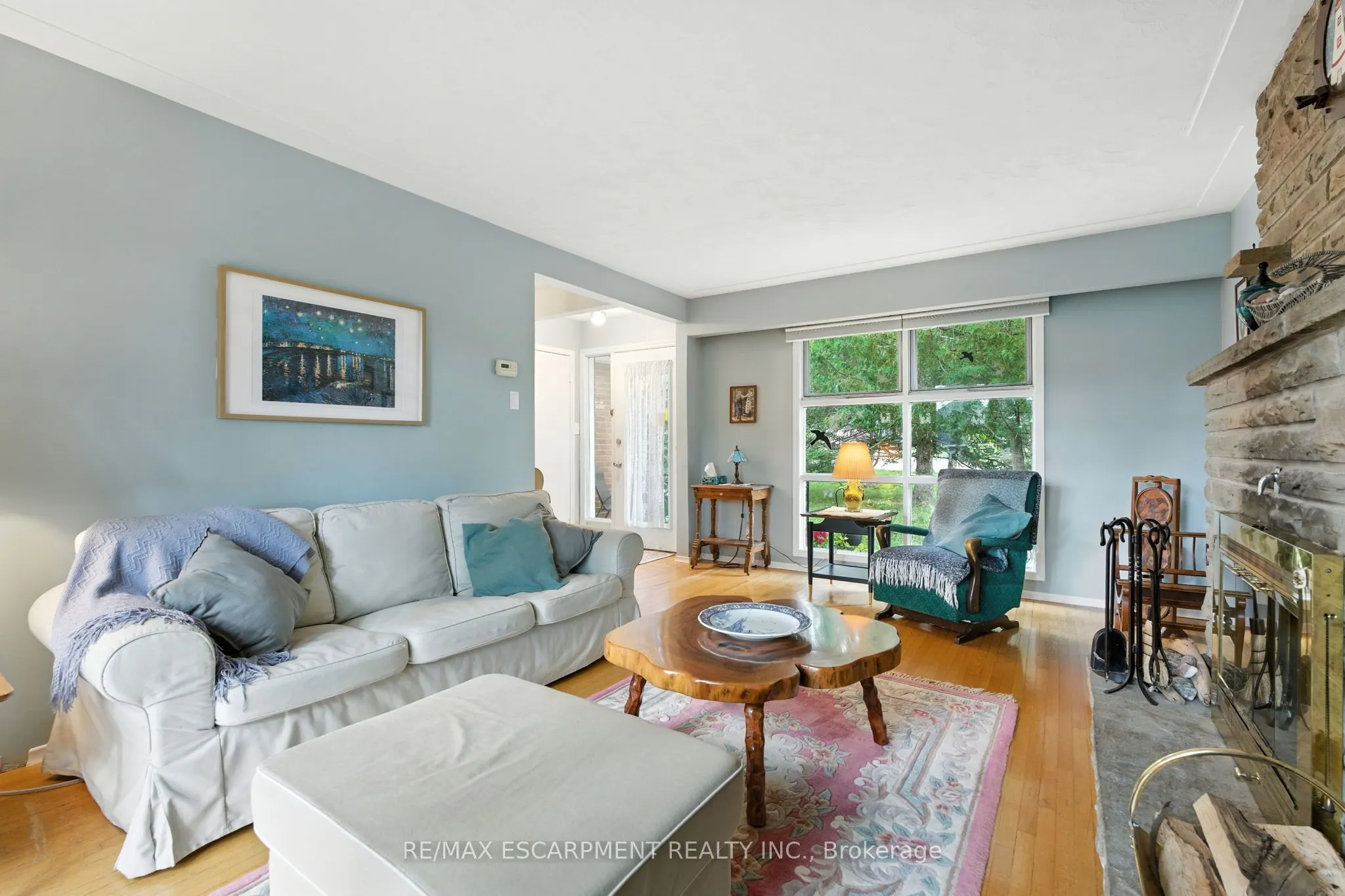 279 Main Street N