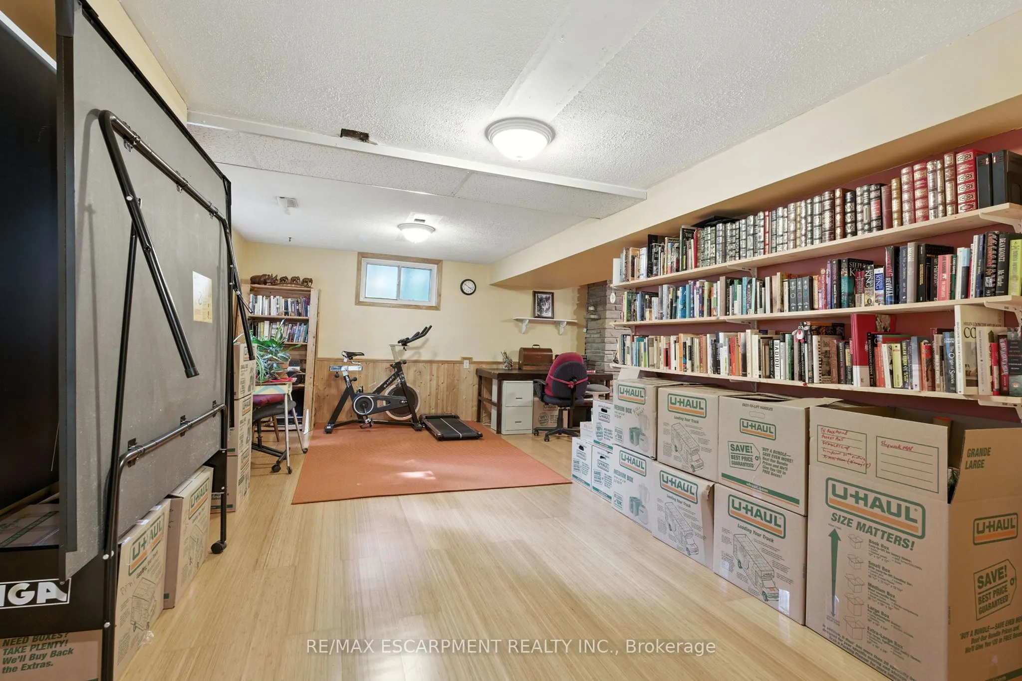 279 Main Street N