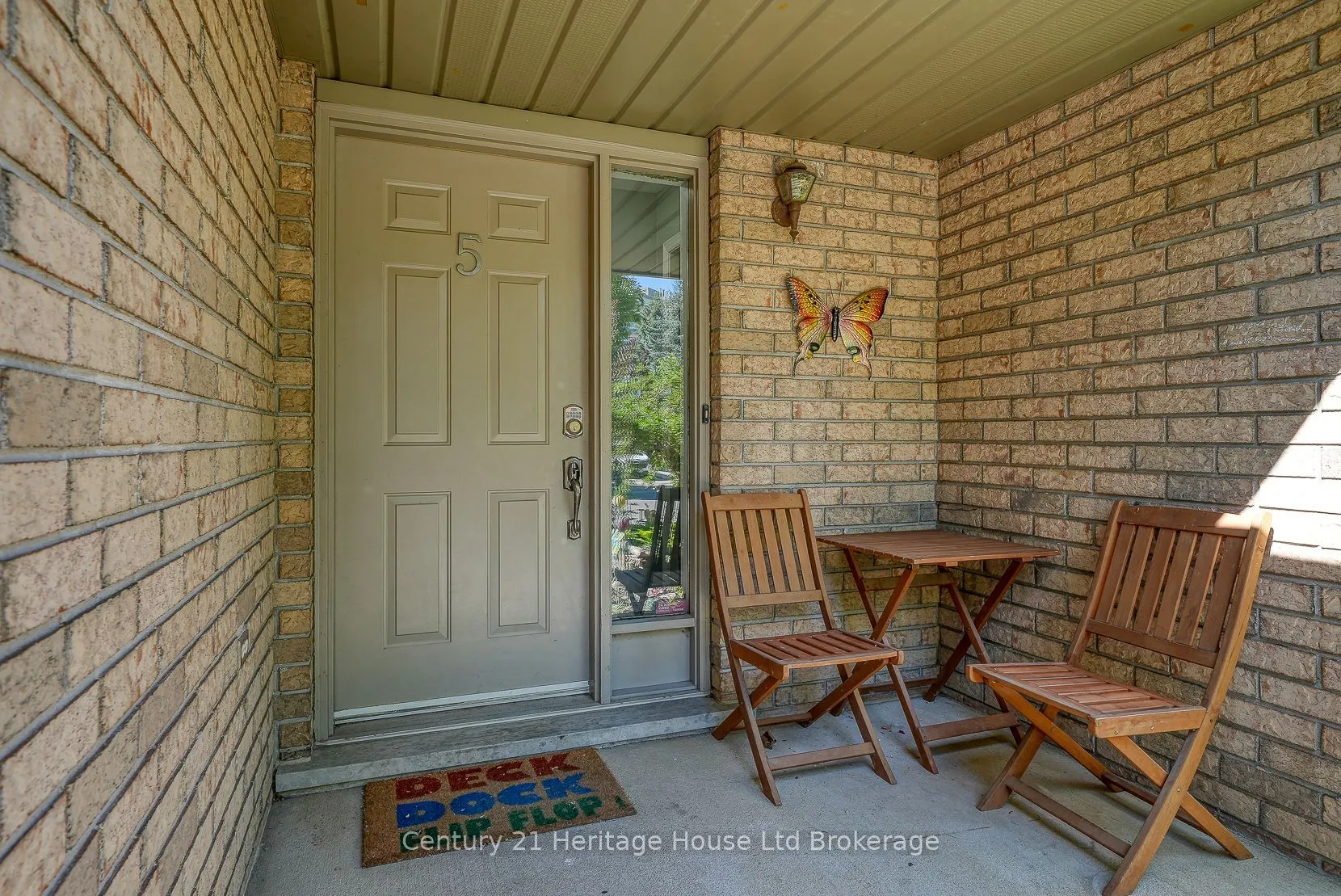 5 Mohican Drive