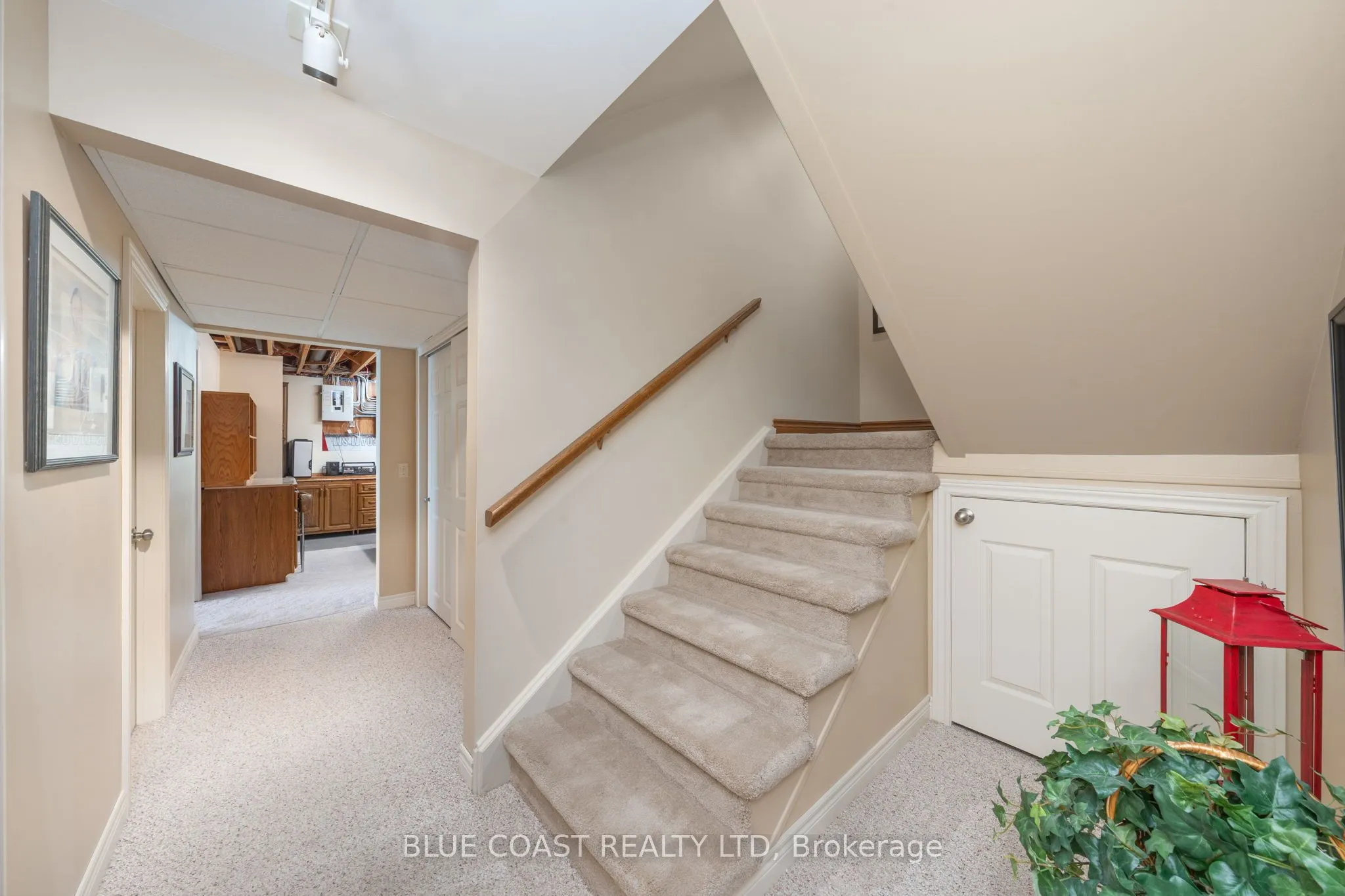 1031 St Clair Parkway