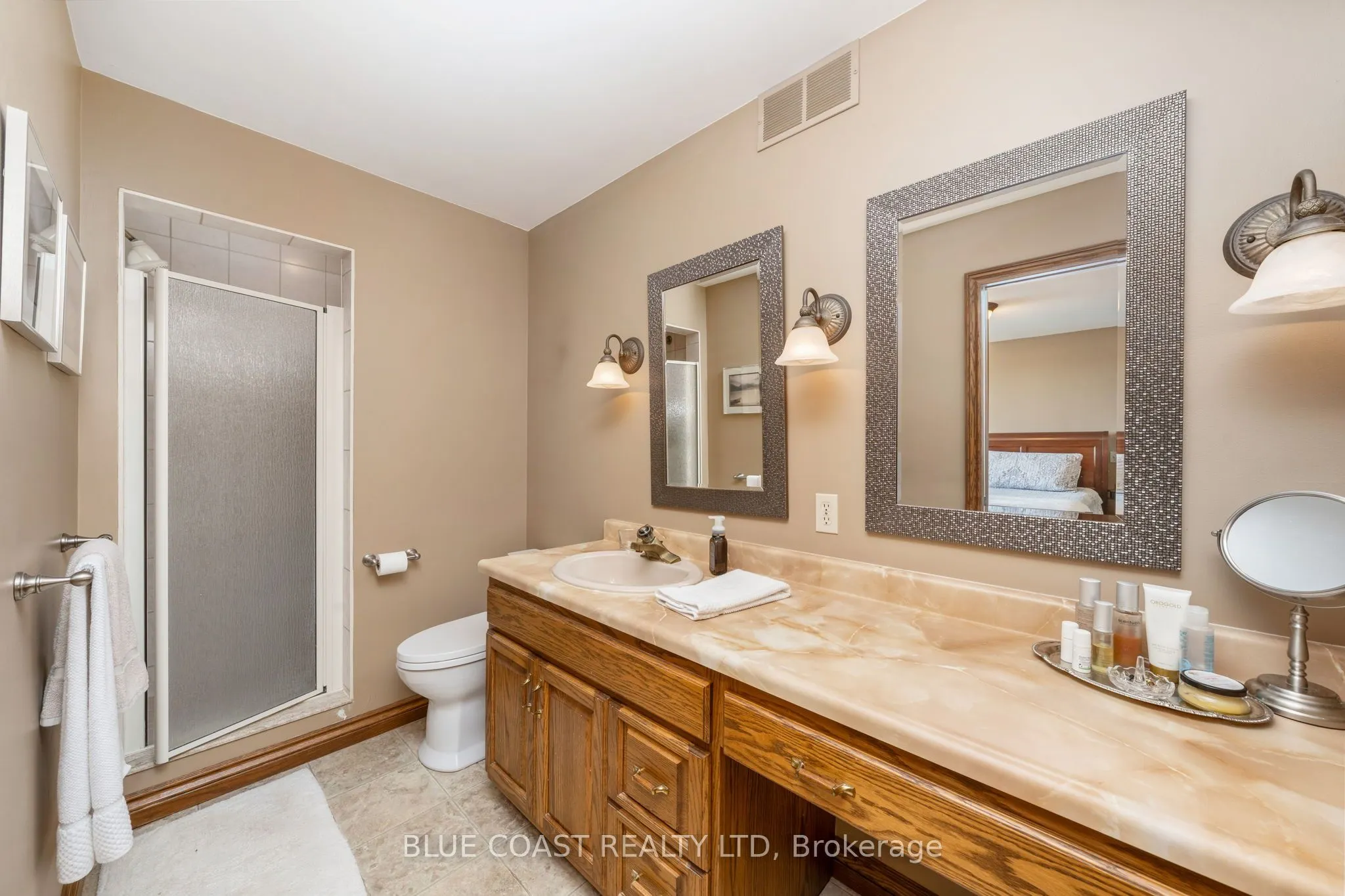 1031 St Clair Parkway