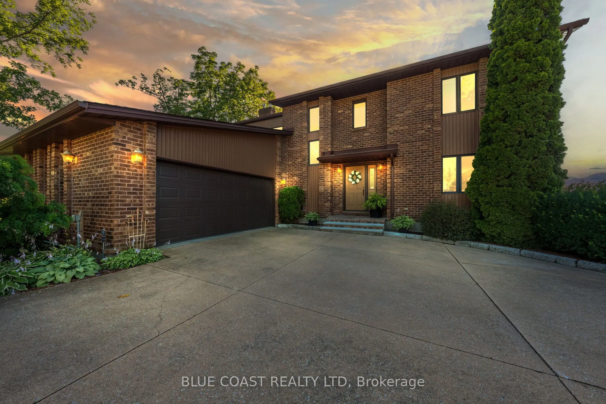 1031 St Clair Parkway