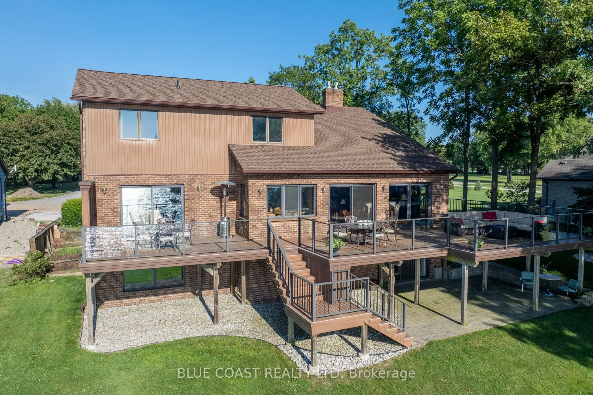 1031 St Clair Parkway