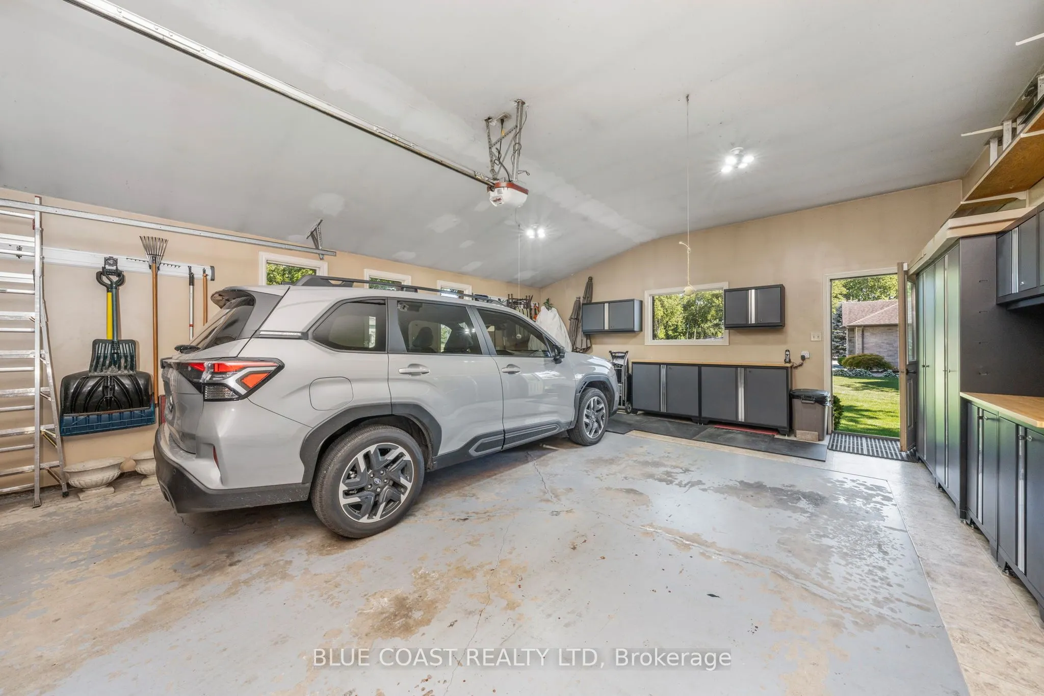 1031 St Clair Parkway