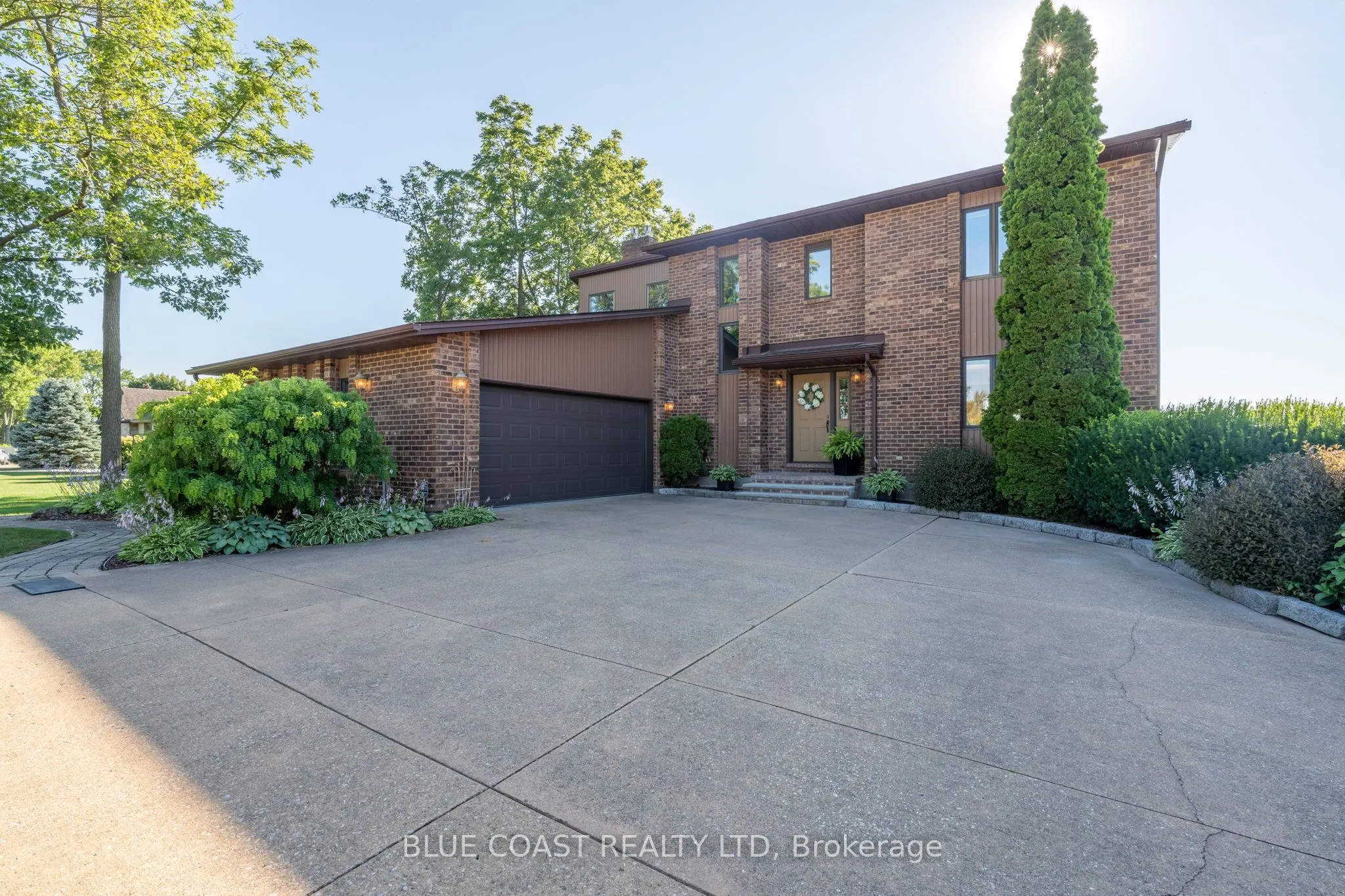 1031 St Clair Parkway