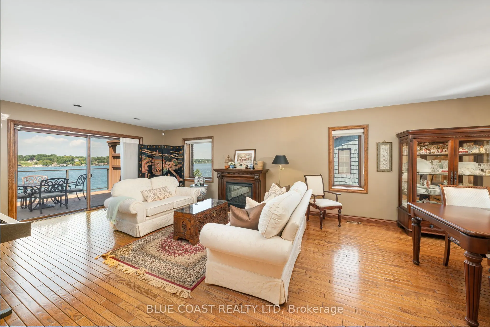 1031 St Clair Parkway