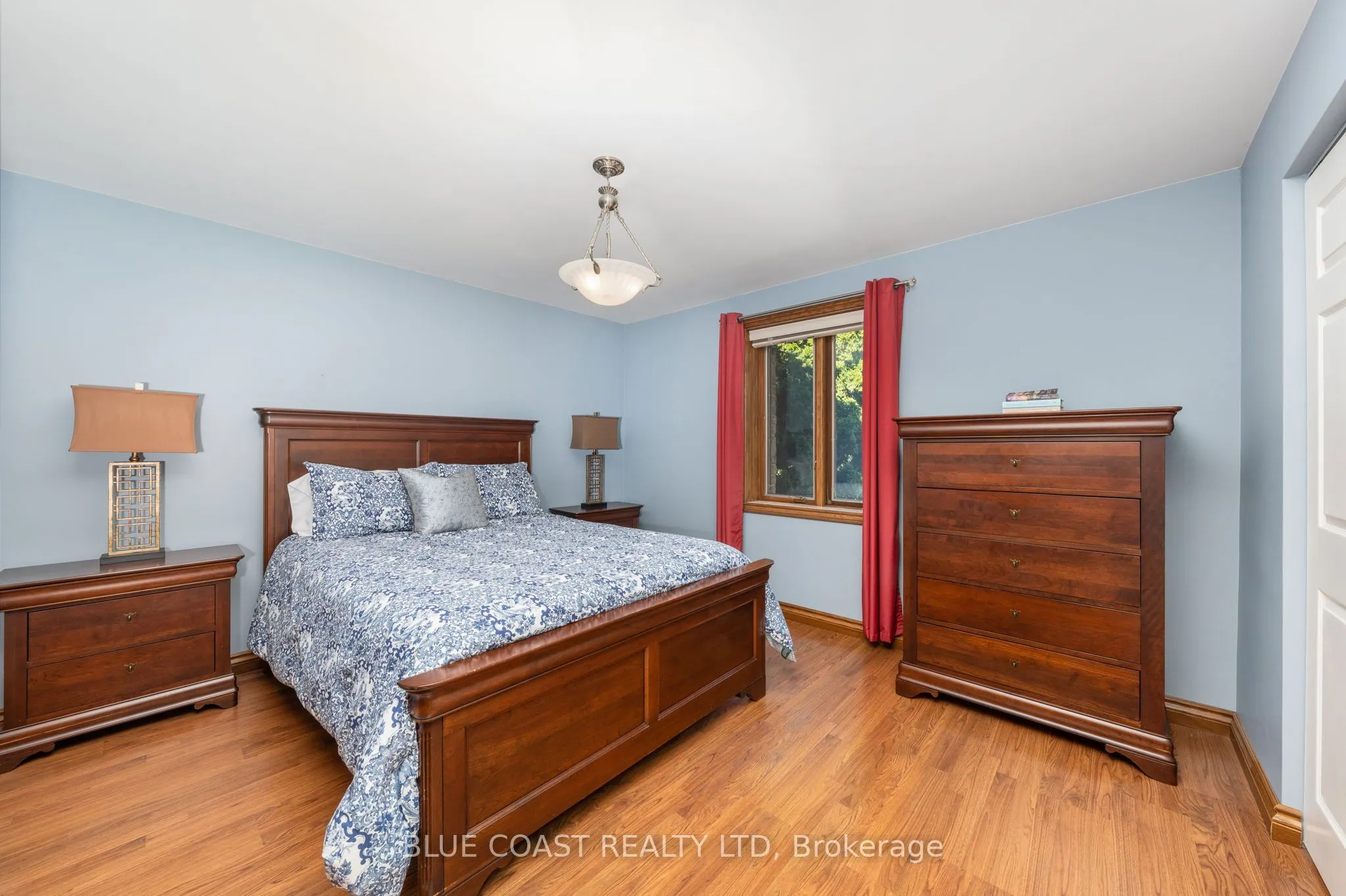 1031 St Clair Parkway