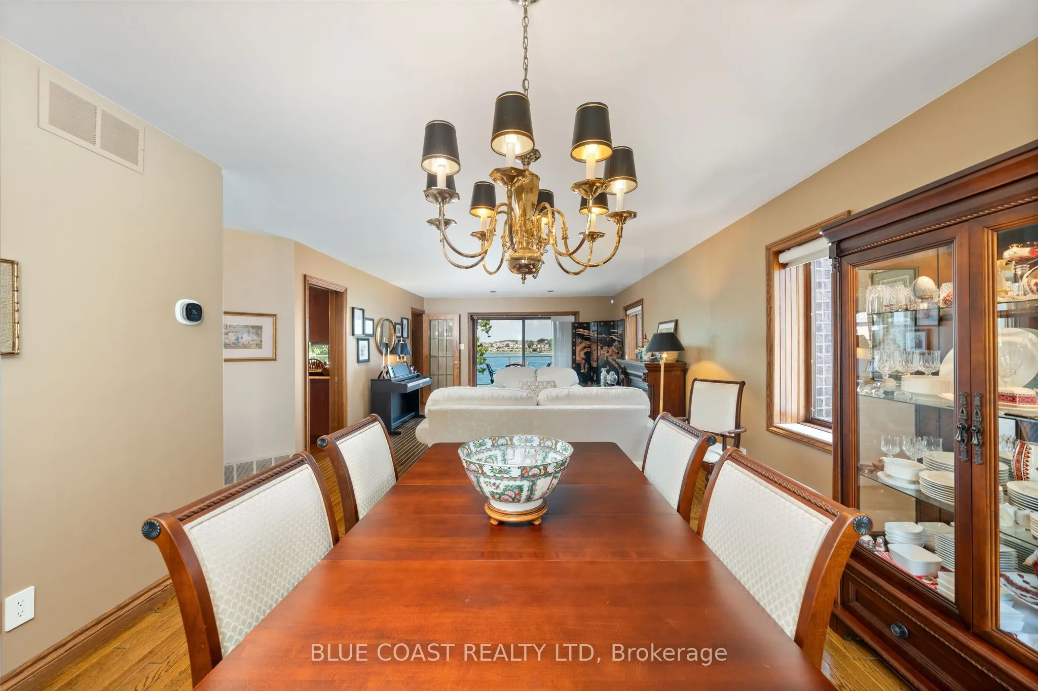 1031 St Clair Parkway