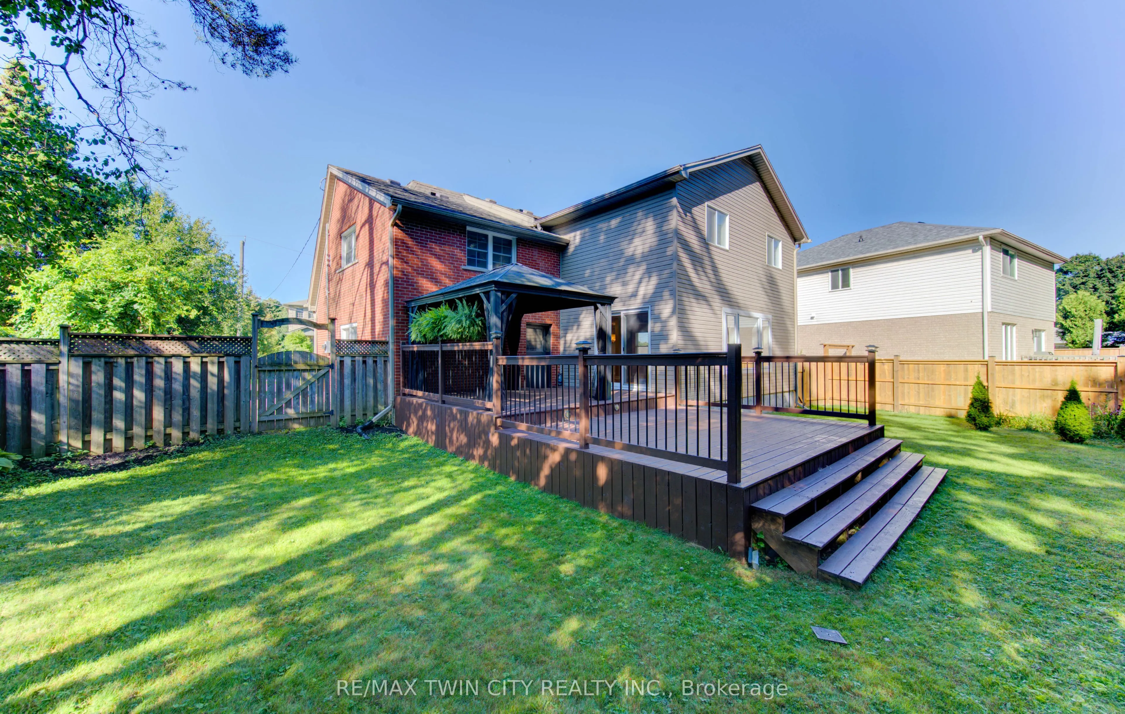 6 Churchill Street