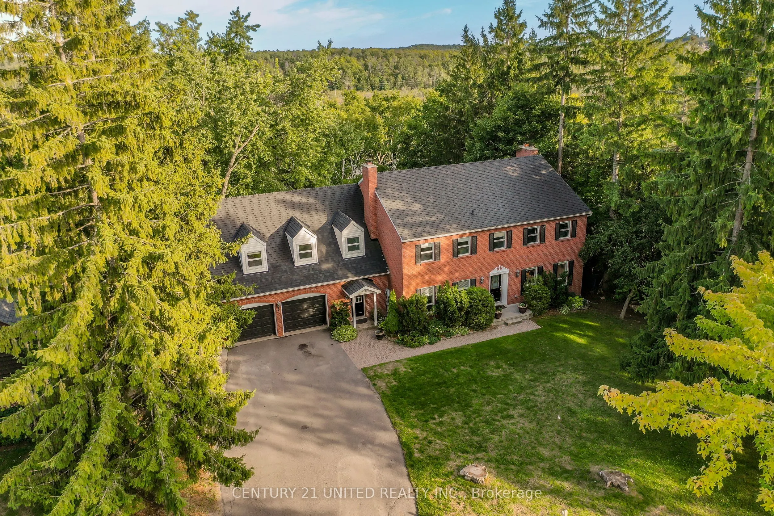 1542 Champlain Drive