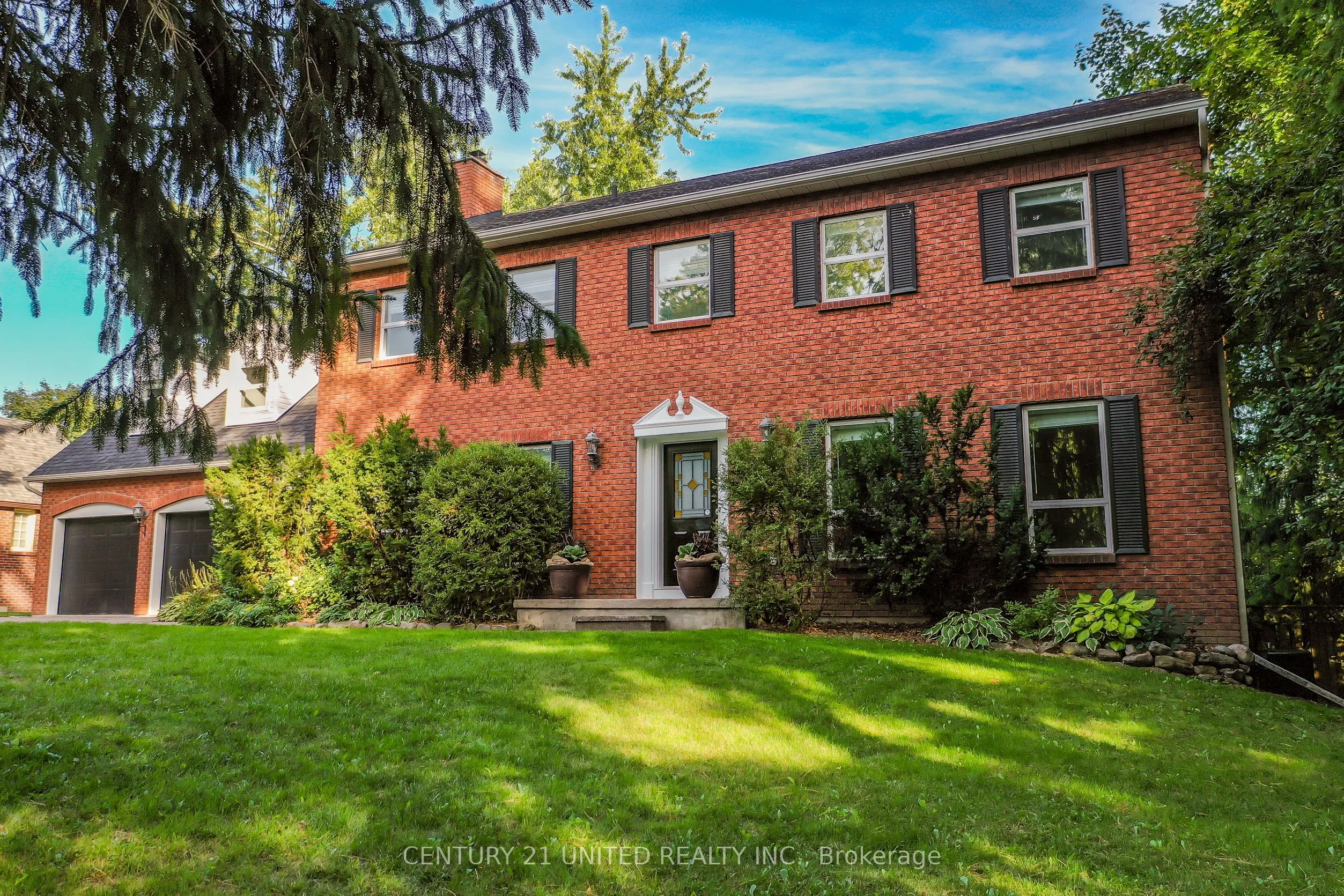 1542 Champlain Drive