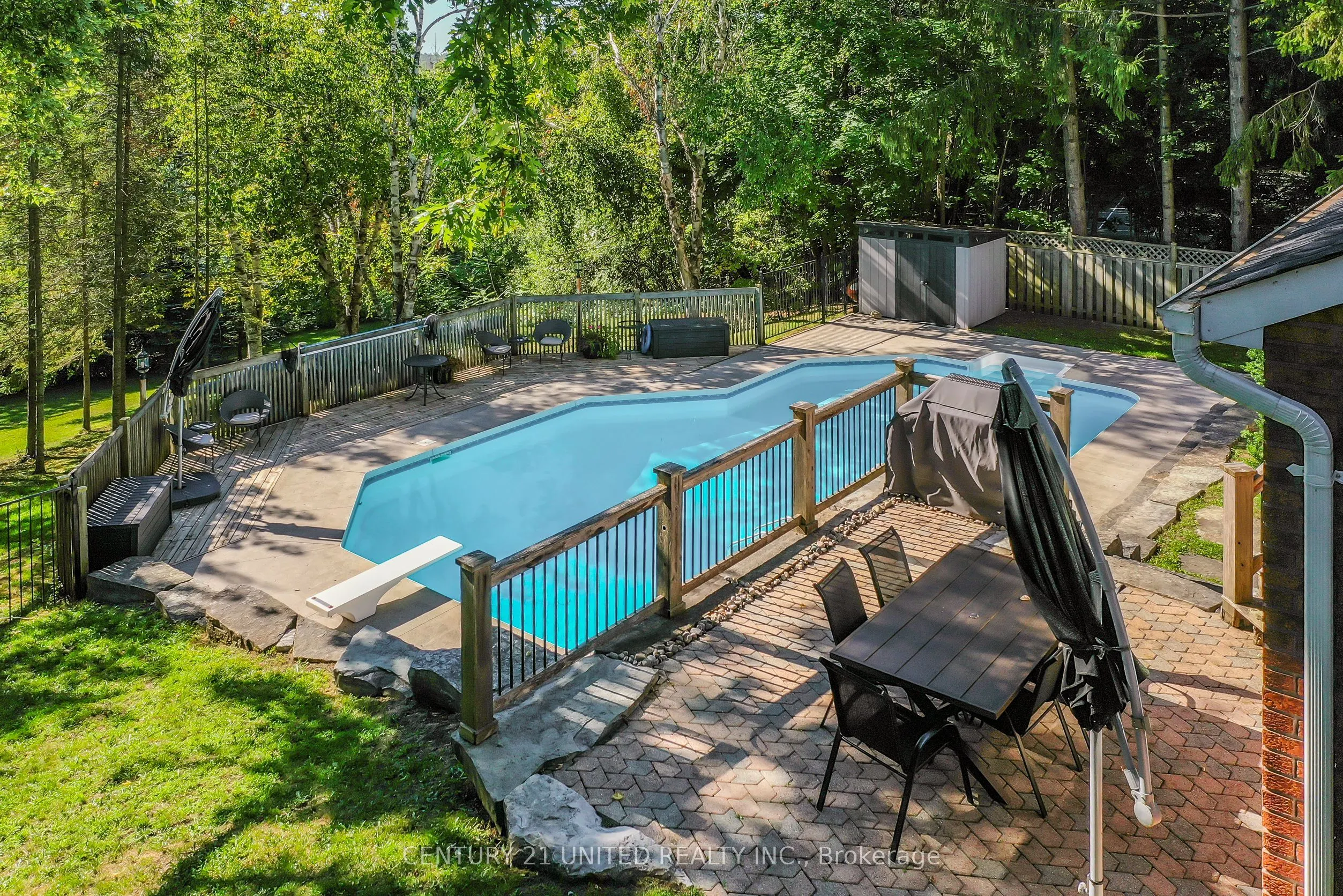 1542 Champlain Drive