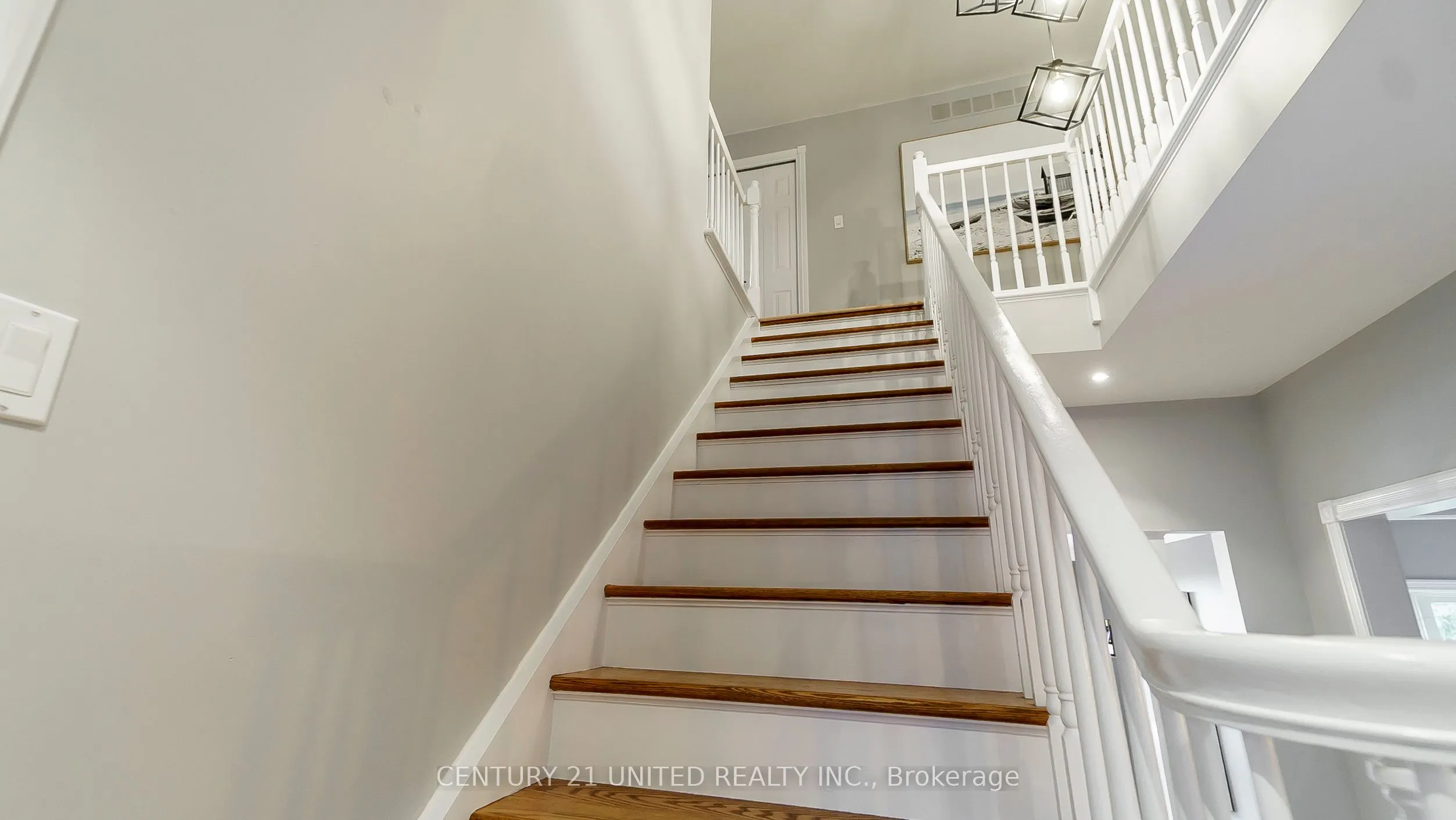 1542 Champlain Drive