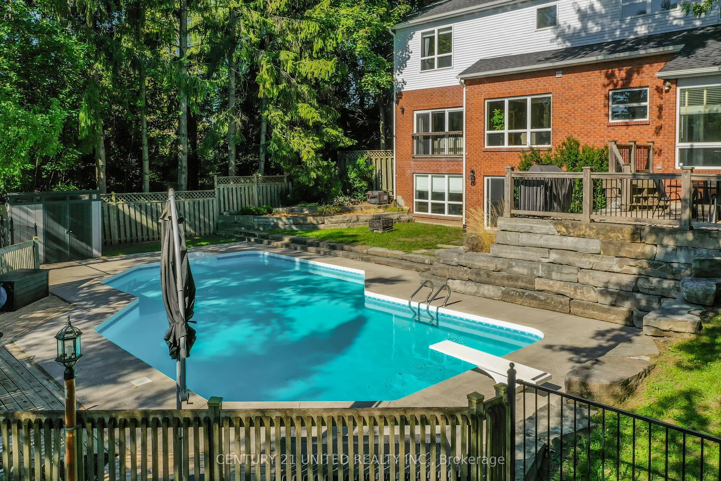 1542 Champlain Drive