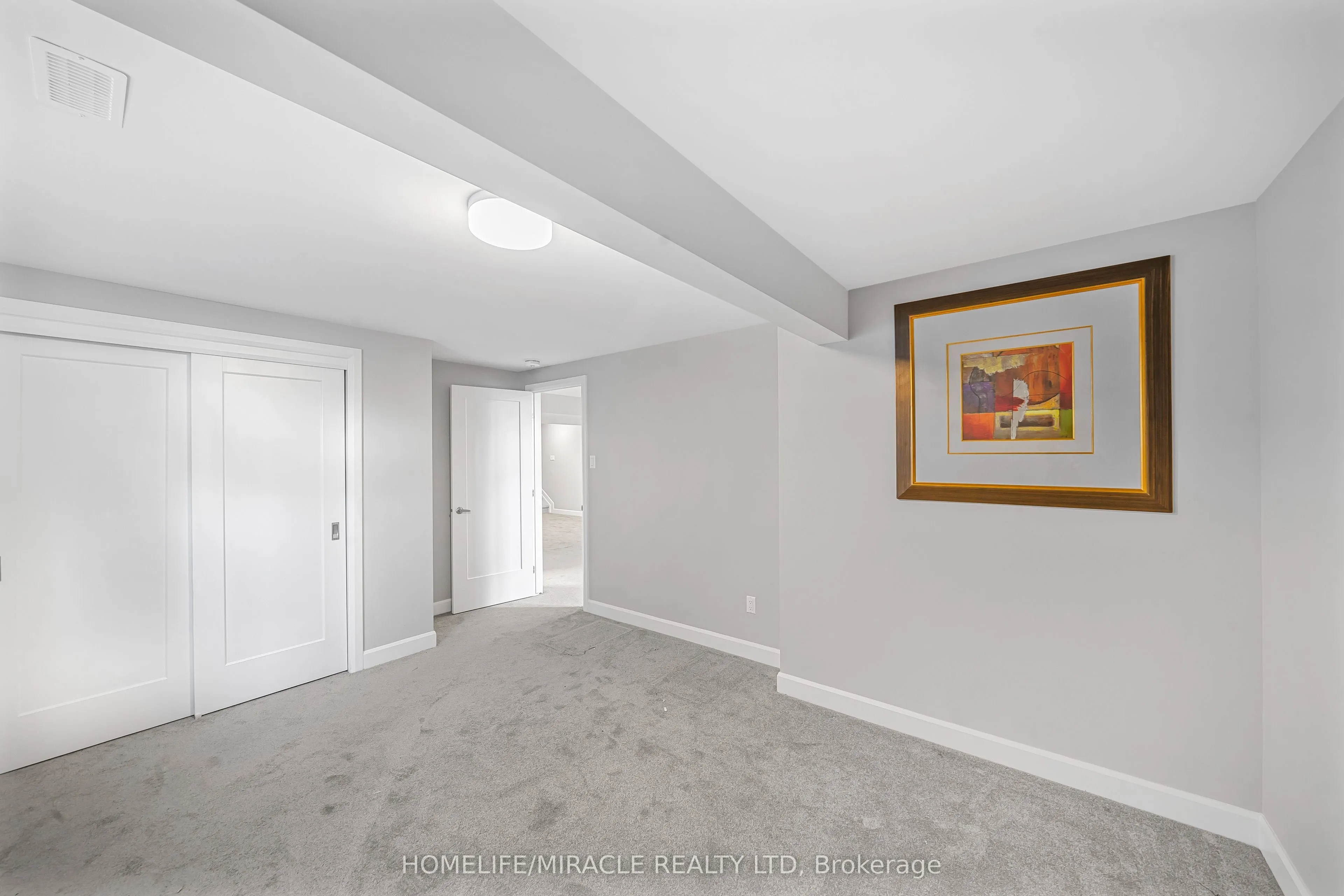 896 Sendero Way