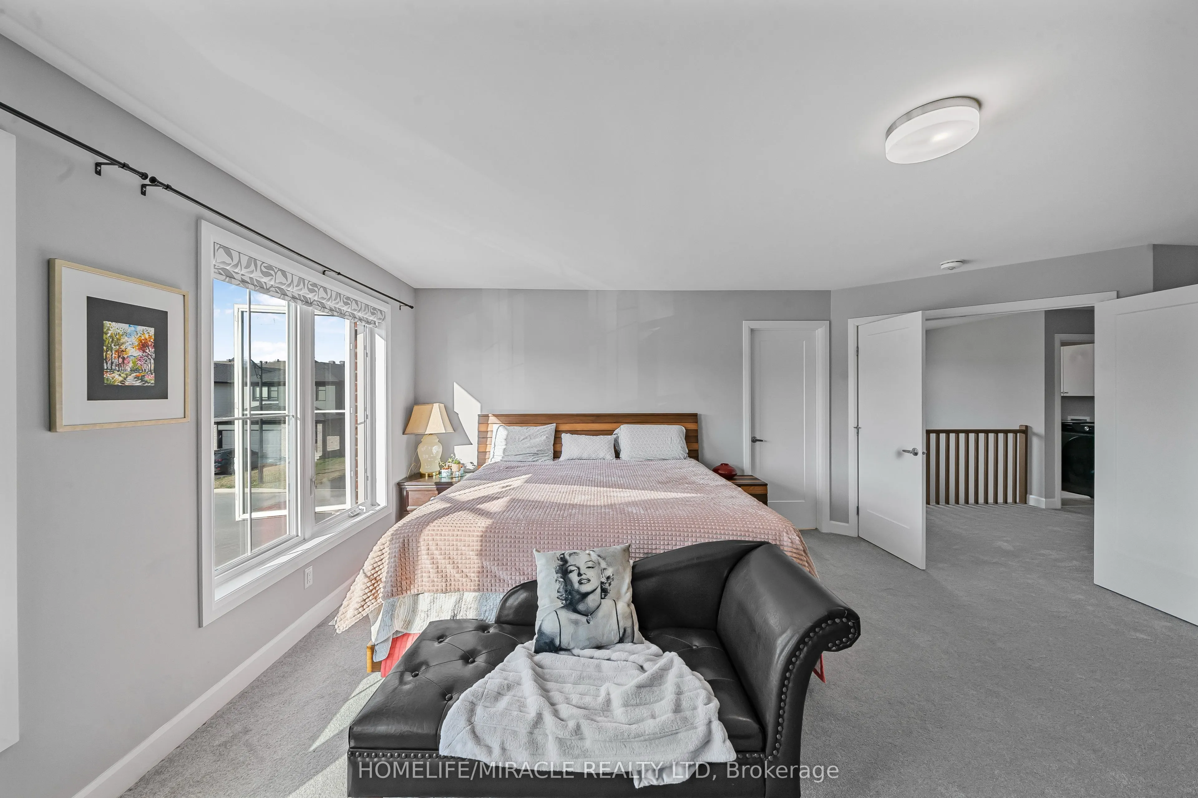 896 Sendero Way
