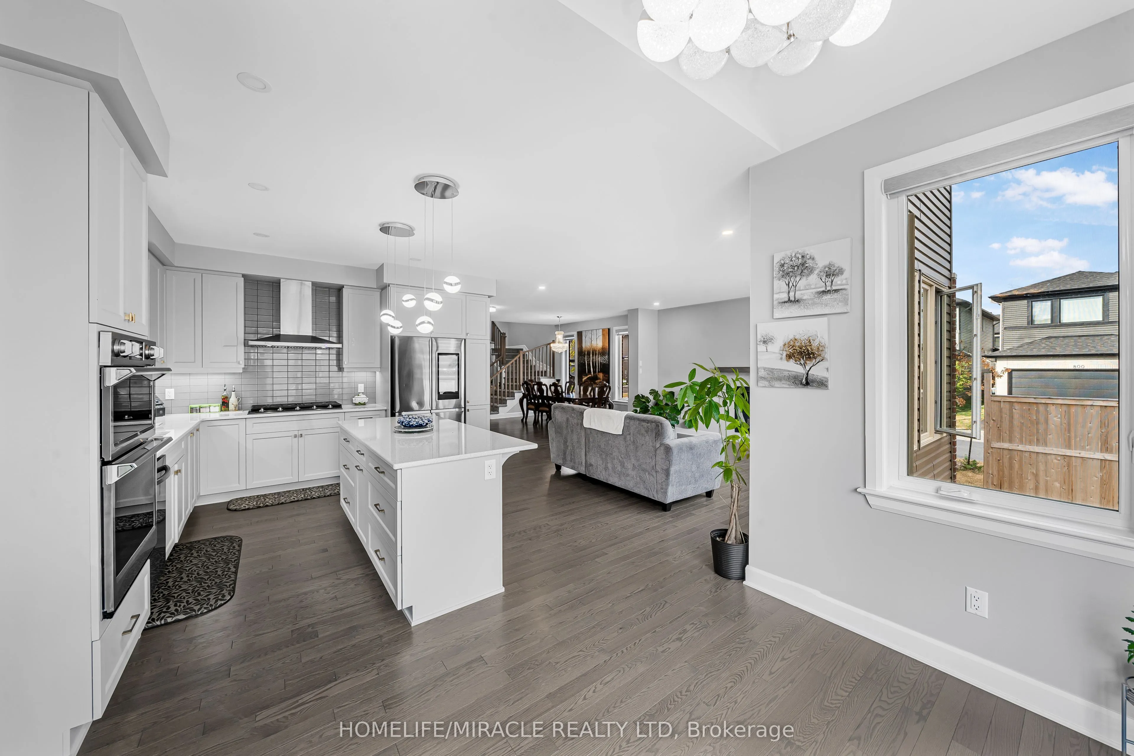 896 Sendero Way