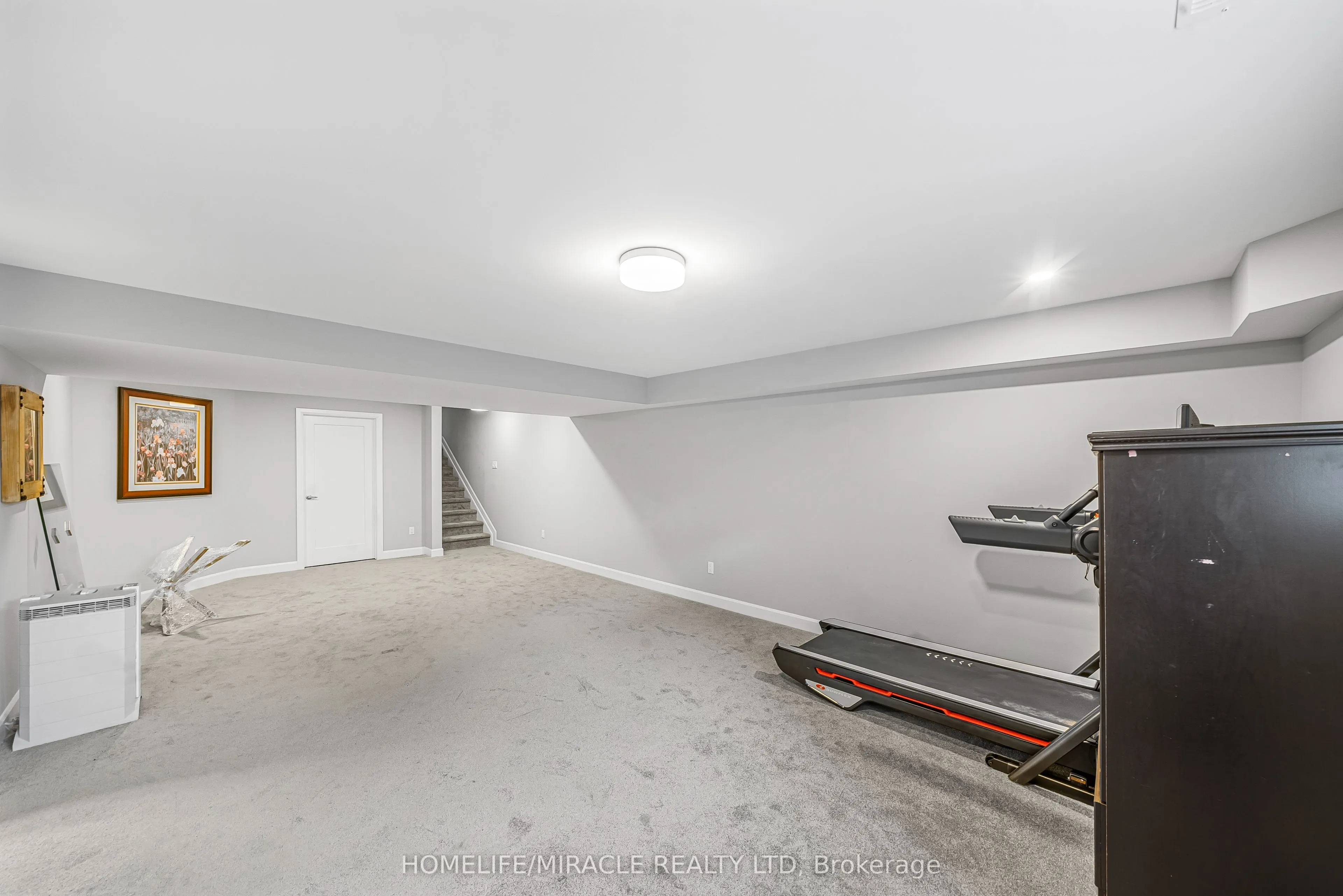 896 Sendero Way