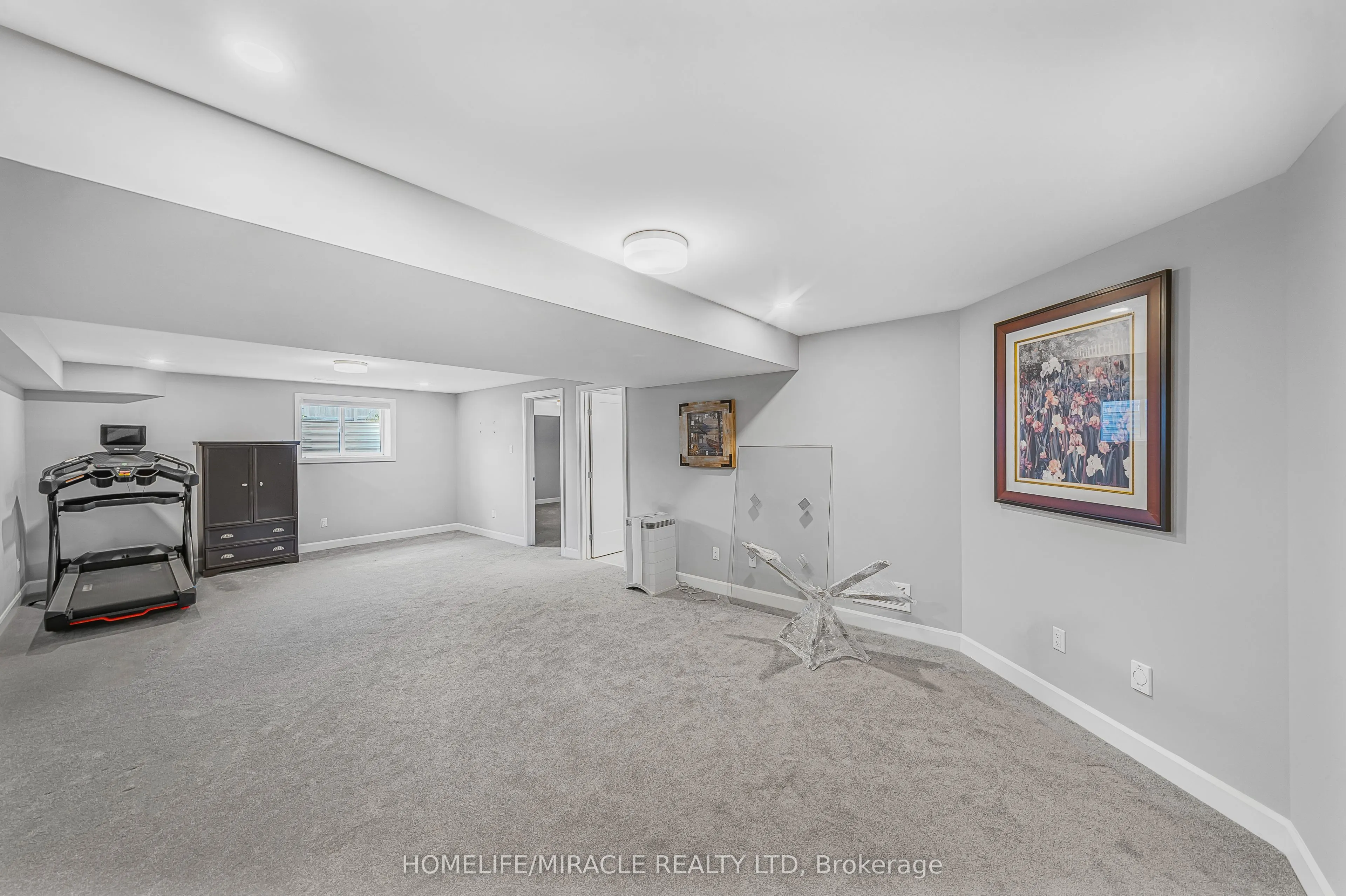 896 Sendero Way