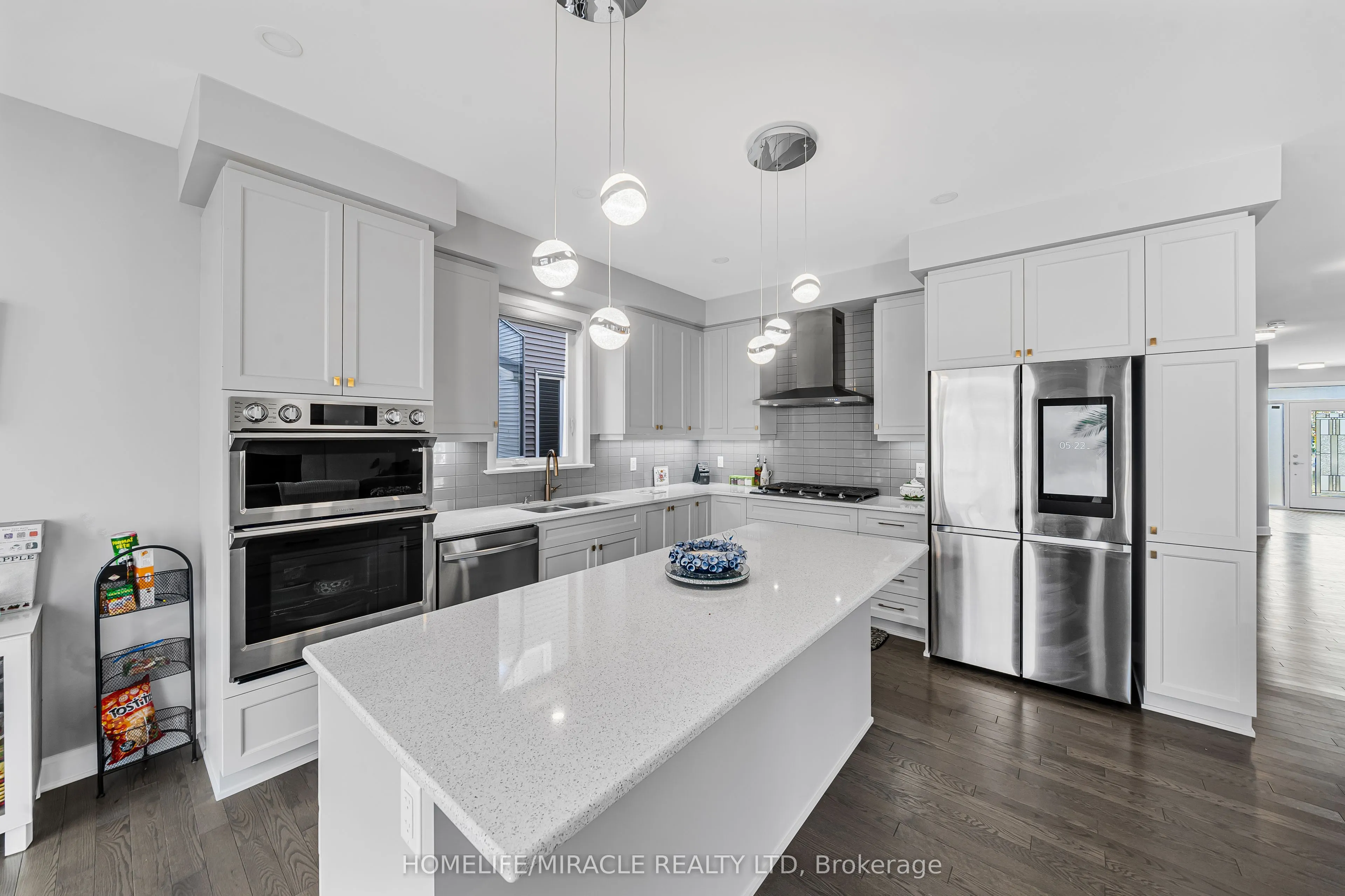 896 Sendero Way