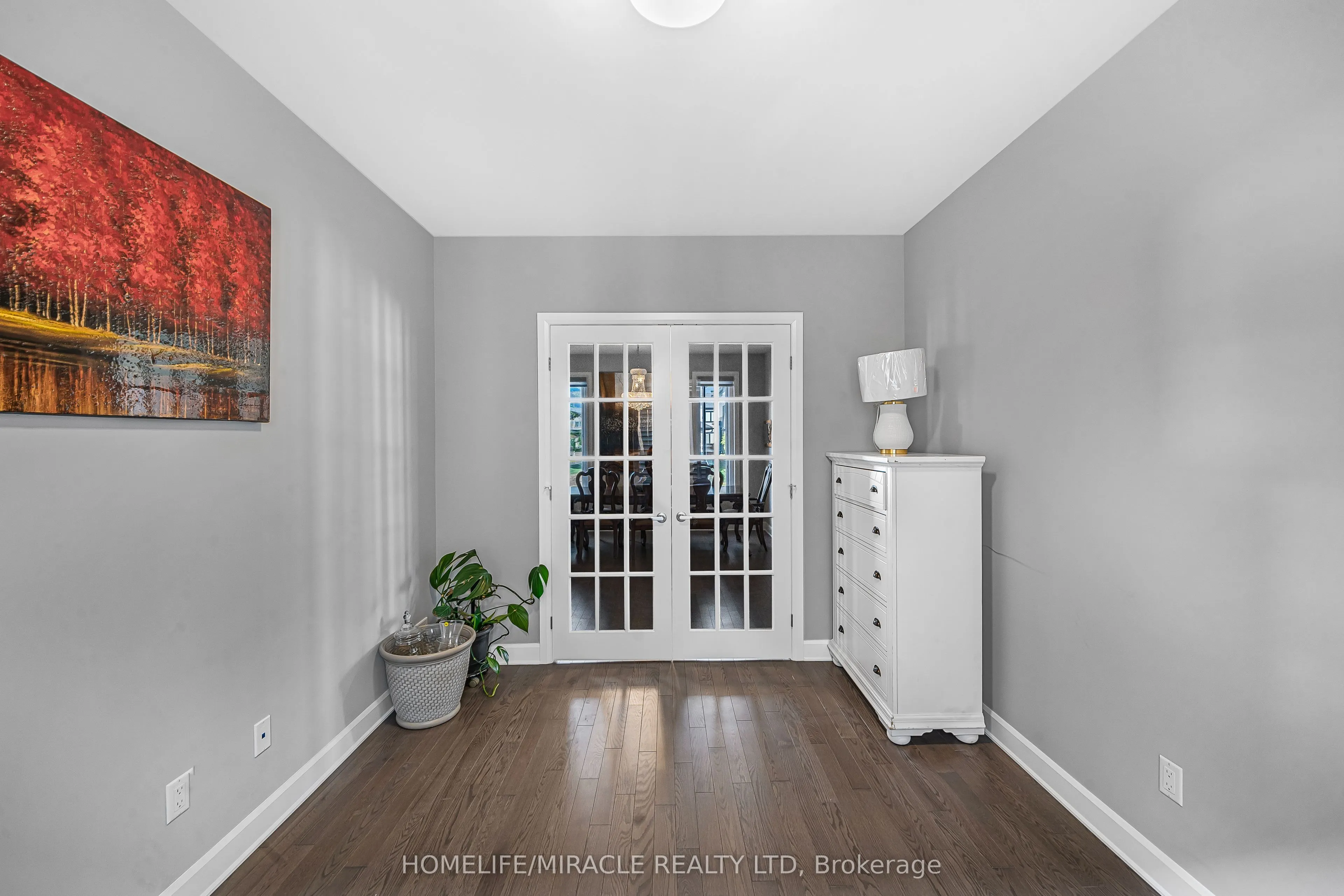 896 Sendero Way