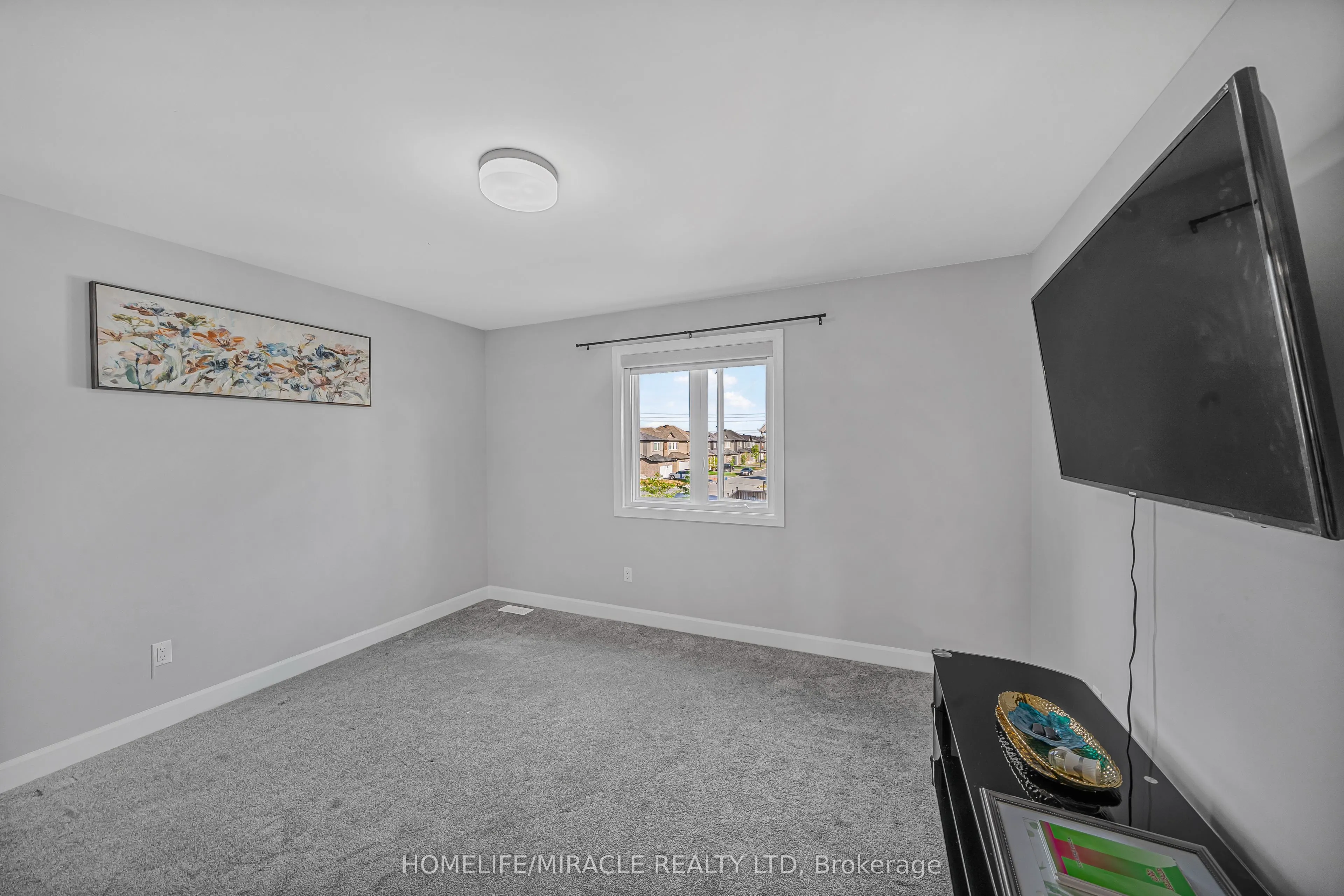 896 Sendero Way