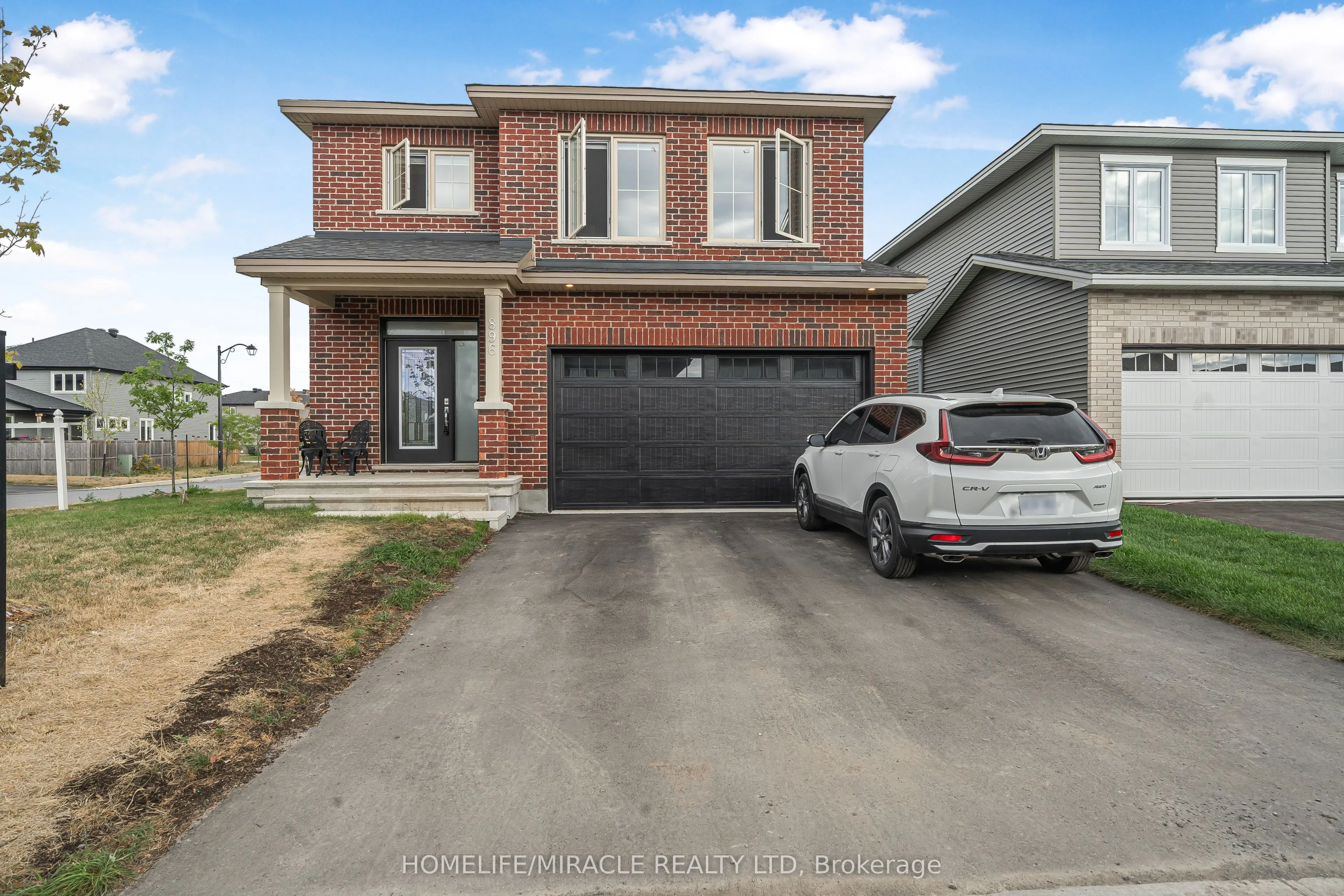 896 Sendero Way
