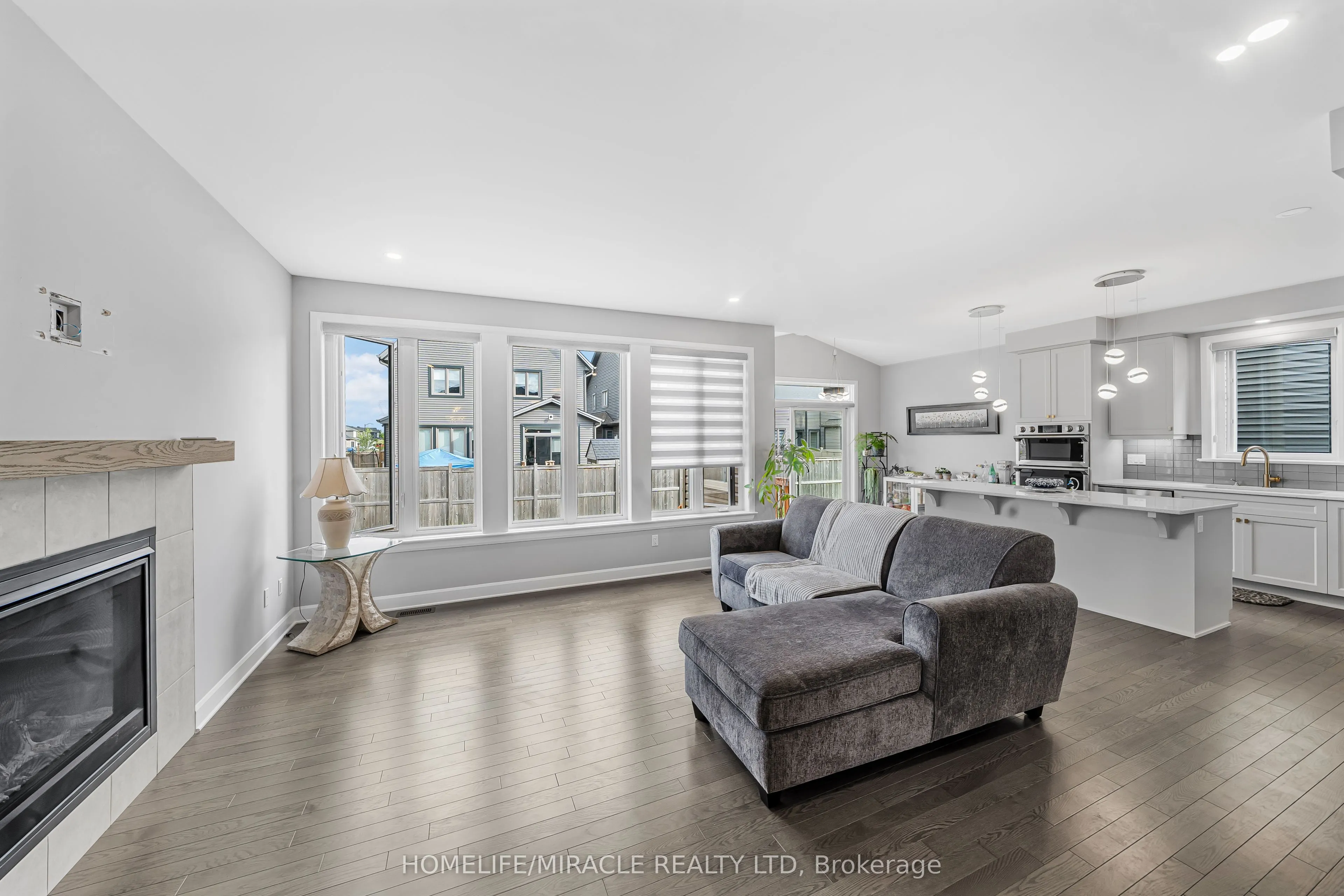 896 Sendero Way