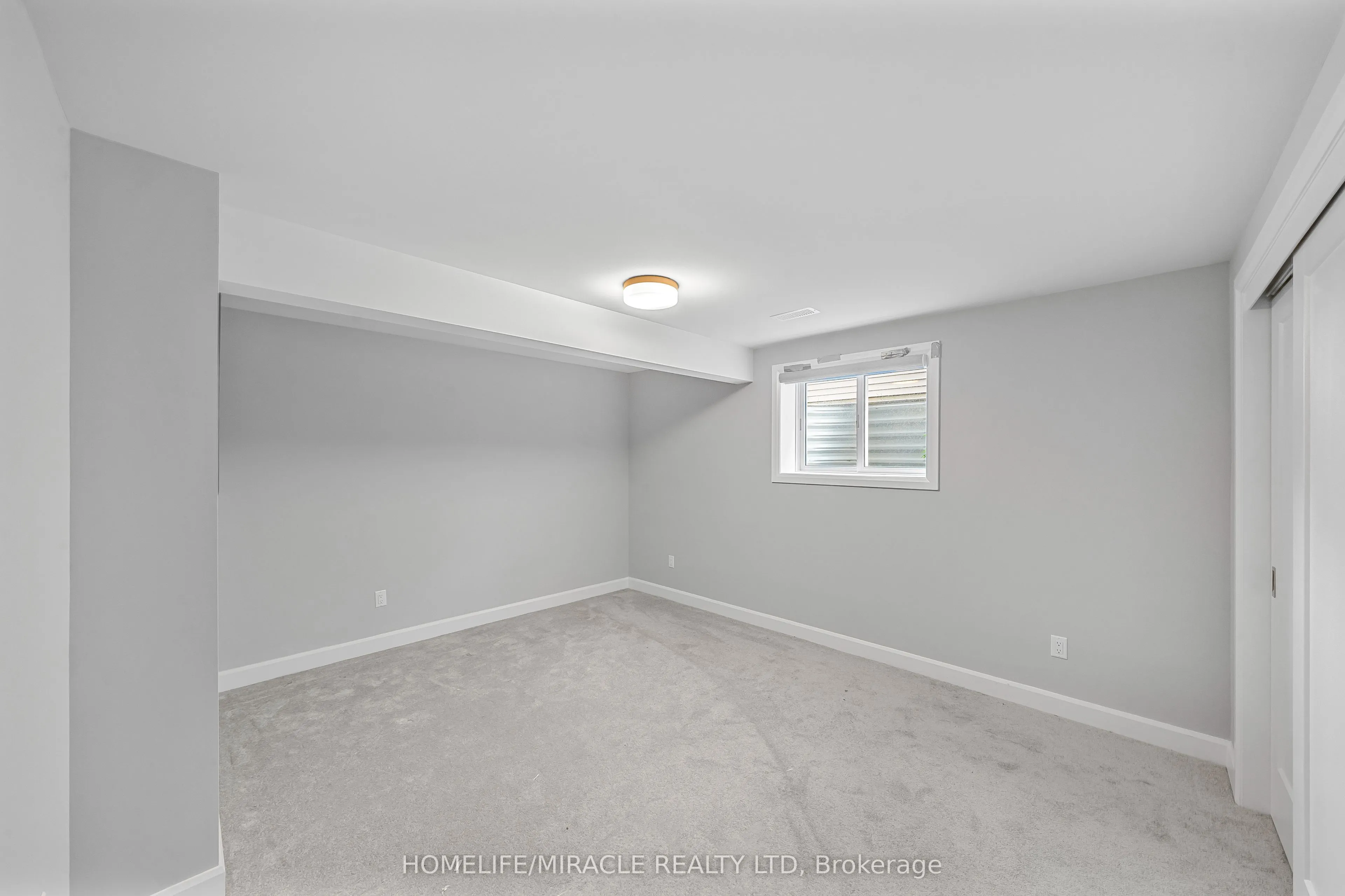 896 Sendero Way