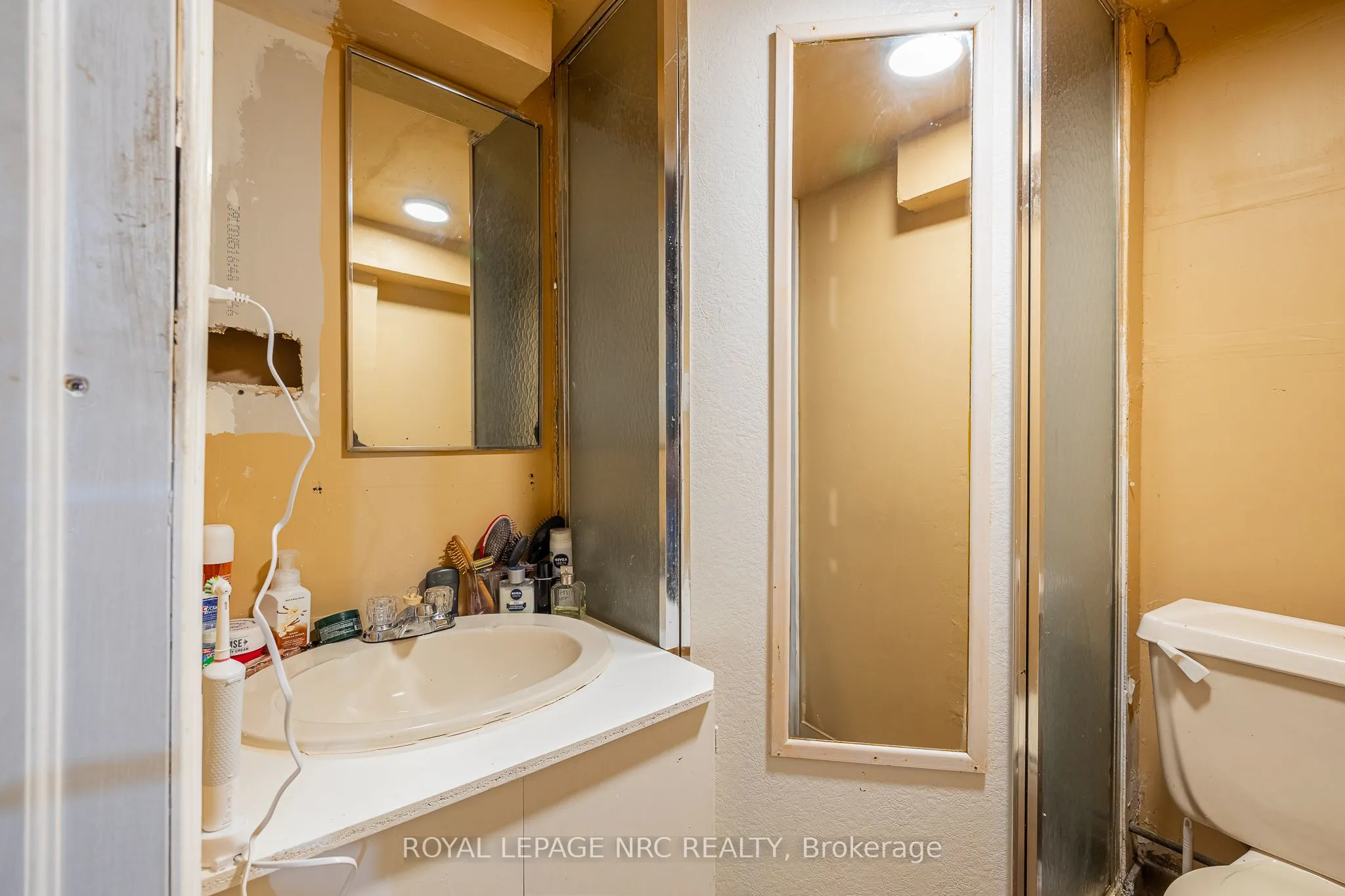4215 Meadowvale Drive, #39