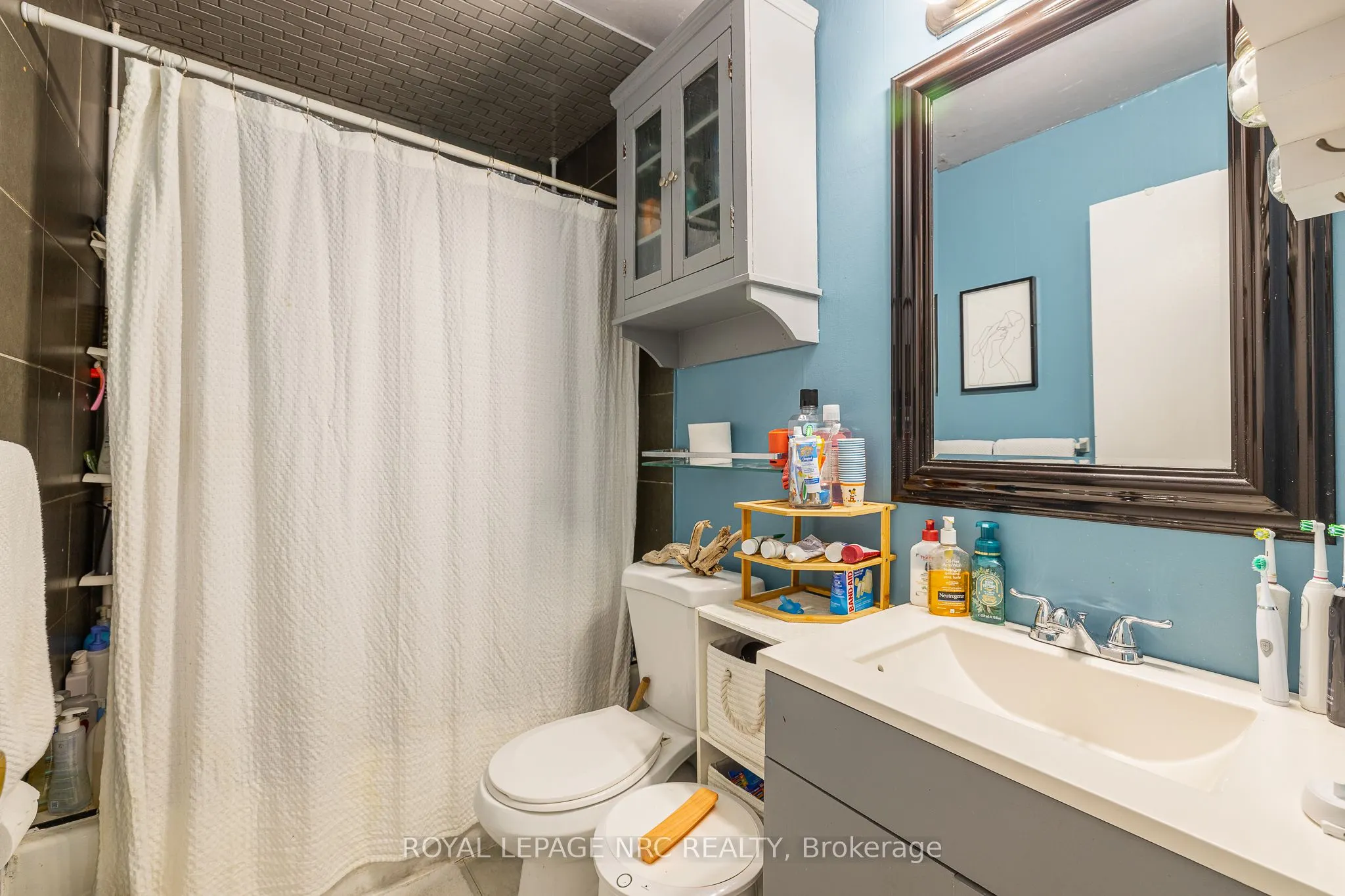 4215 Meadowvale Drive, #39
