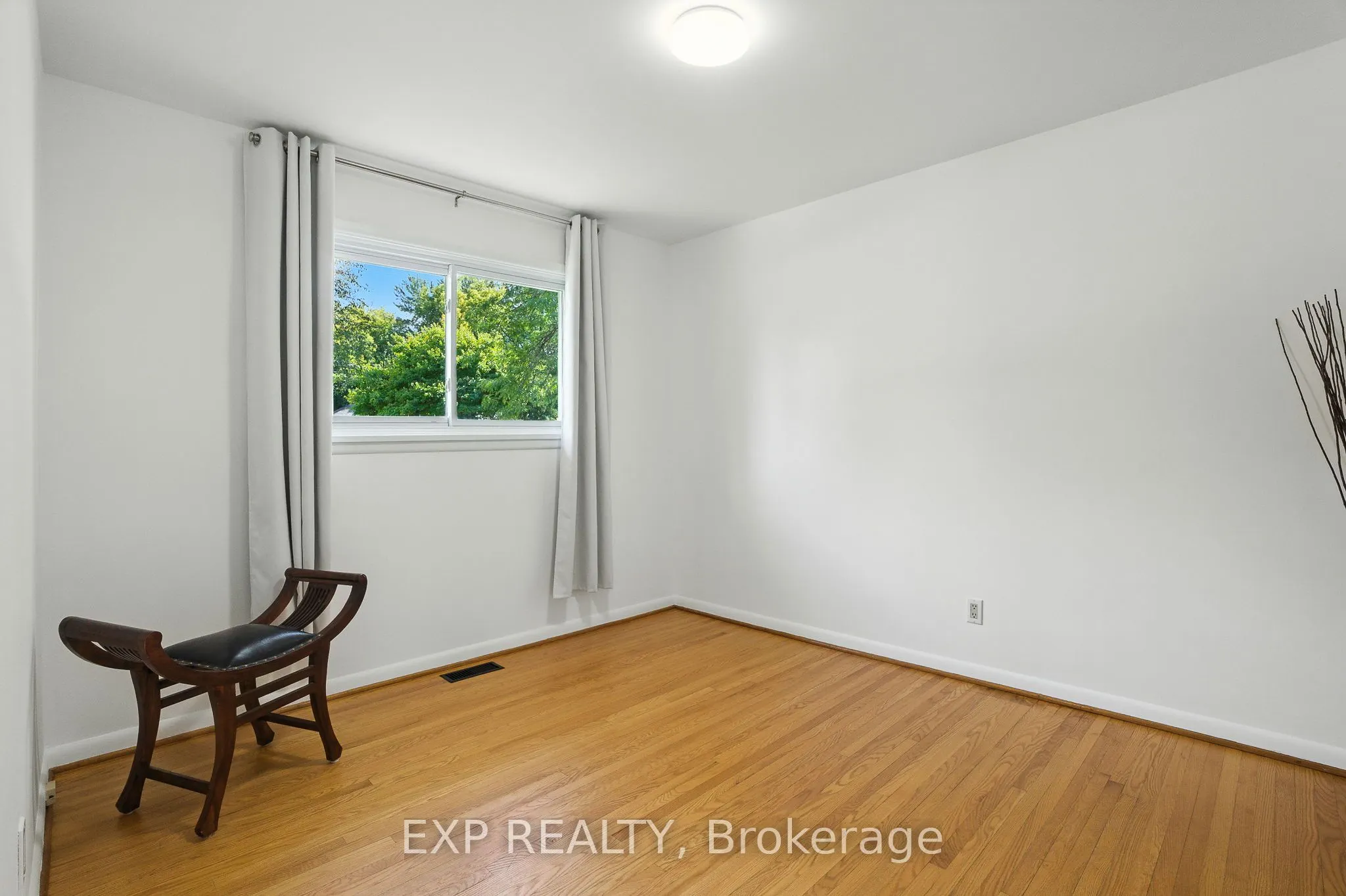 1419 Second Street W